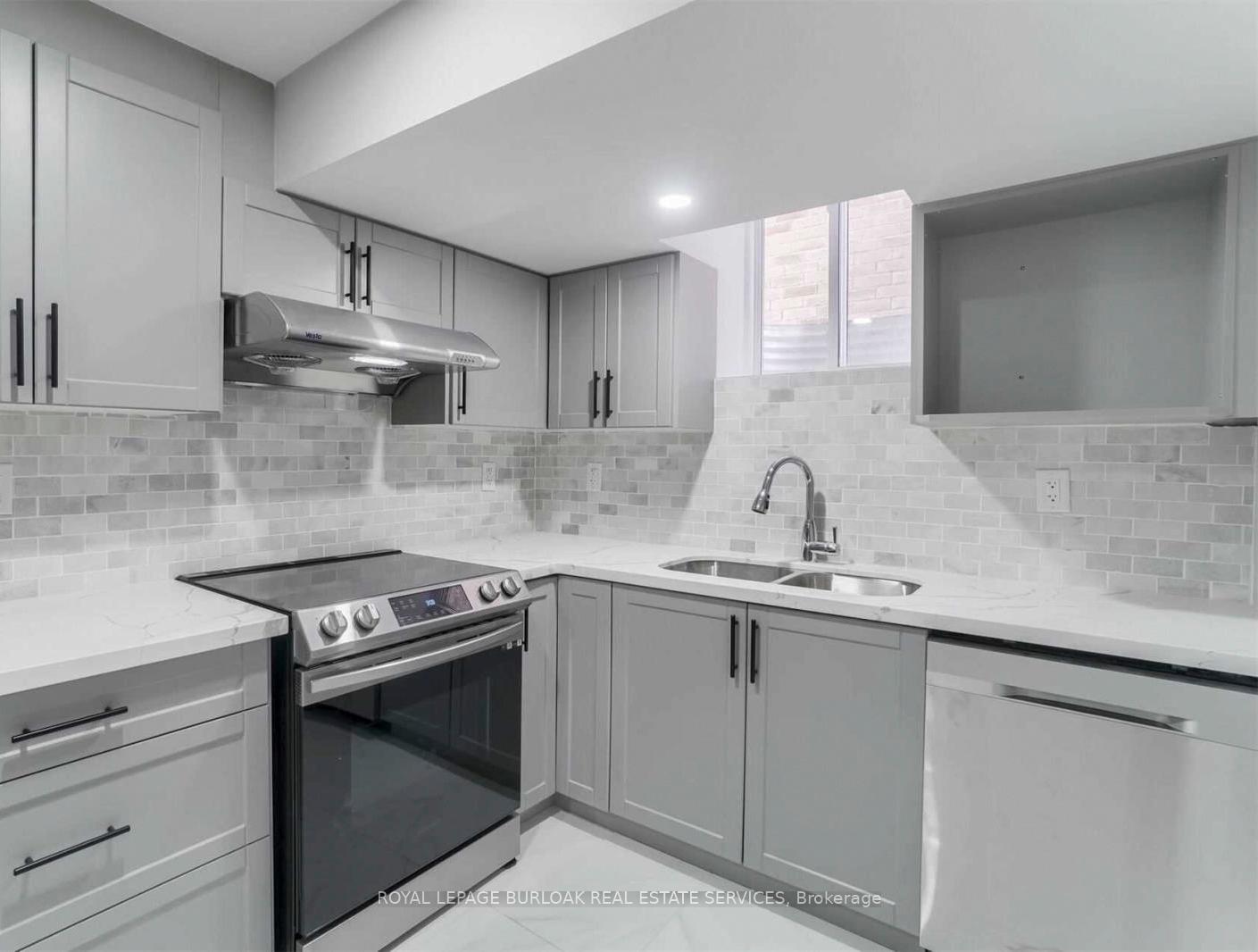 Photo 6 of Unit B, 1529 Devine Point, Milton, Ford — HOMEH
