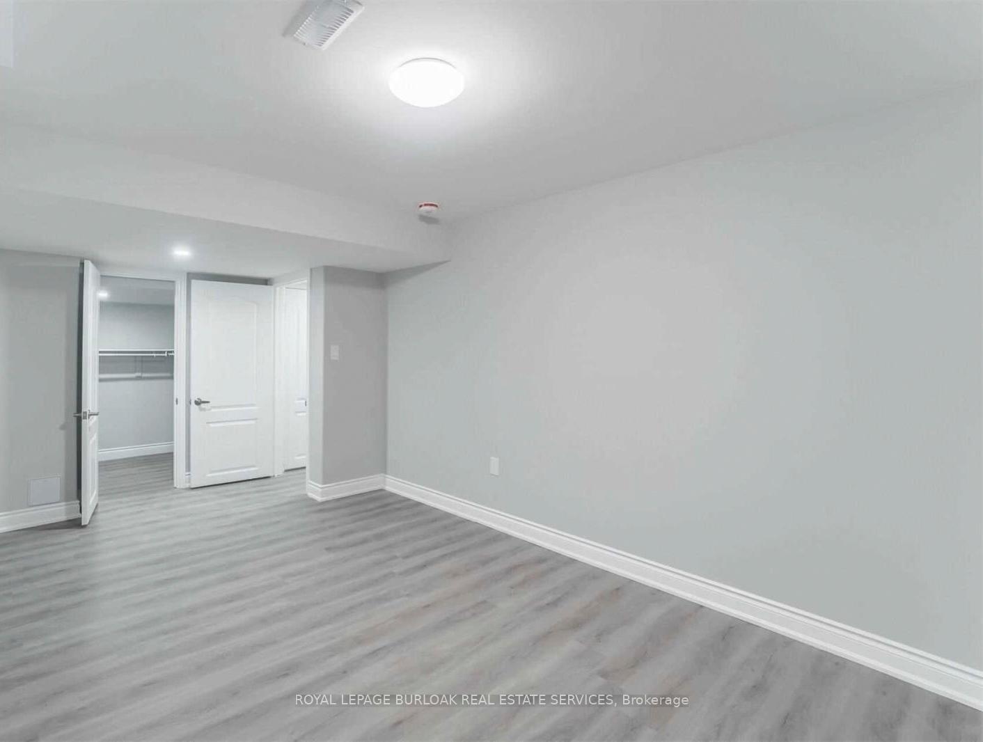 Photo 11 of Unit B, 1529 Devine Point, Milton, Ford — HOMEH