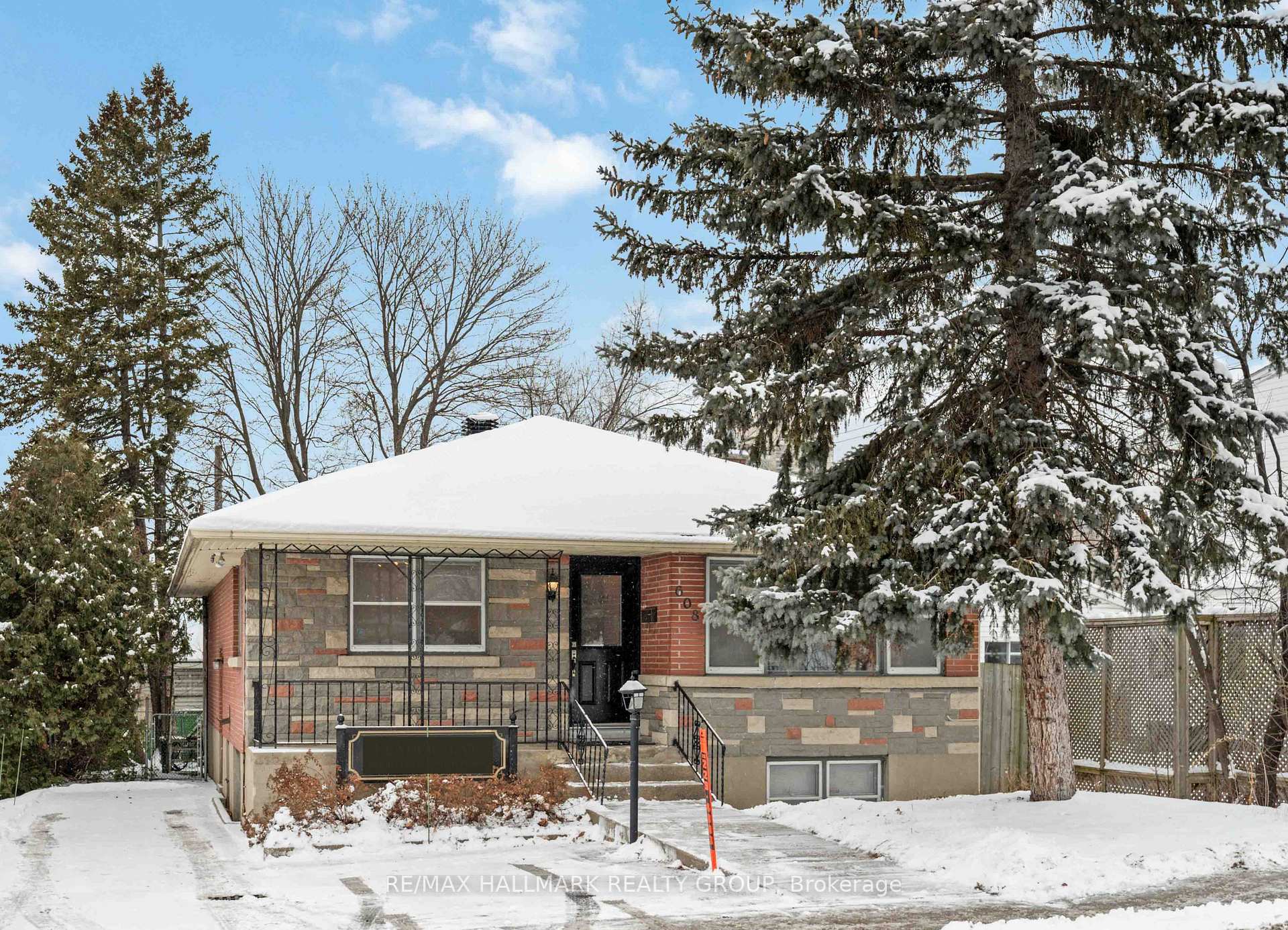 Photo 1 of 608 Cummings Avenue, Ottawa, Castle Heights/Rideau High — HOMEH