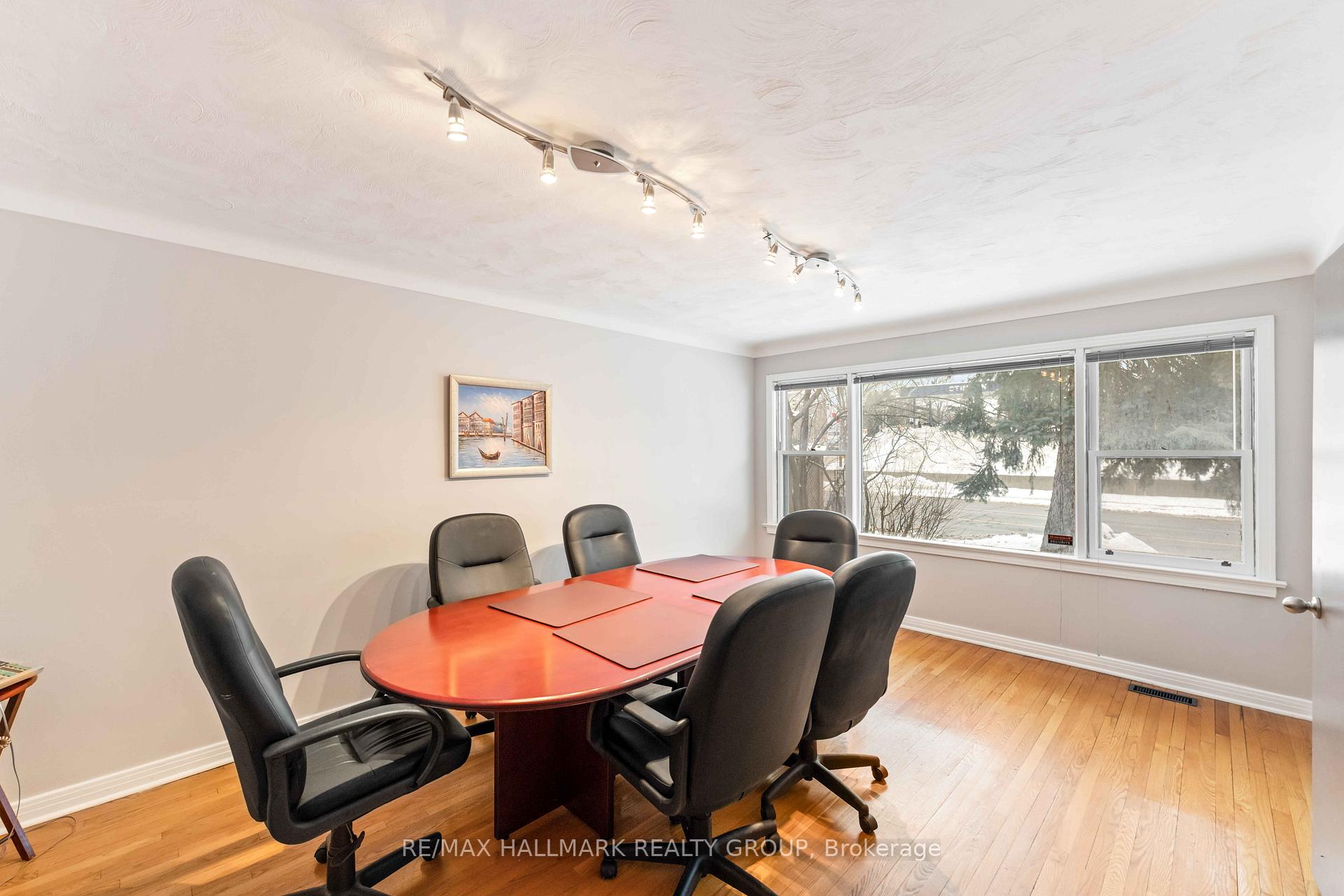 Photo 2 of 608 Cummings Avenue, Ottawa, Castle Heights/Rideau High — HOMEH
