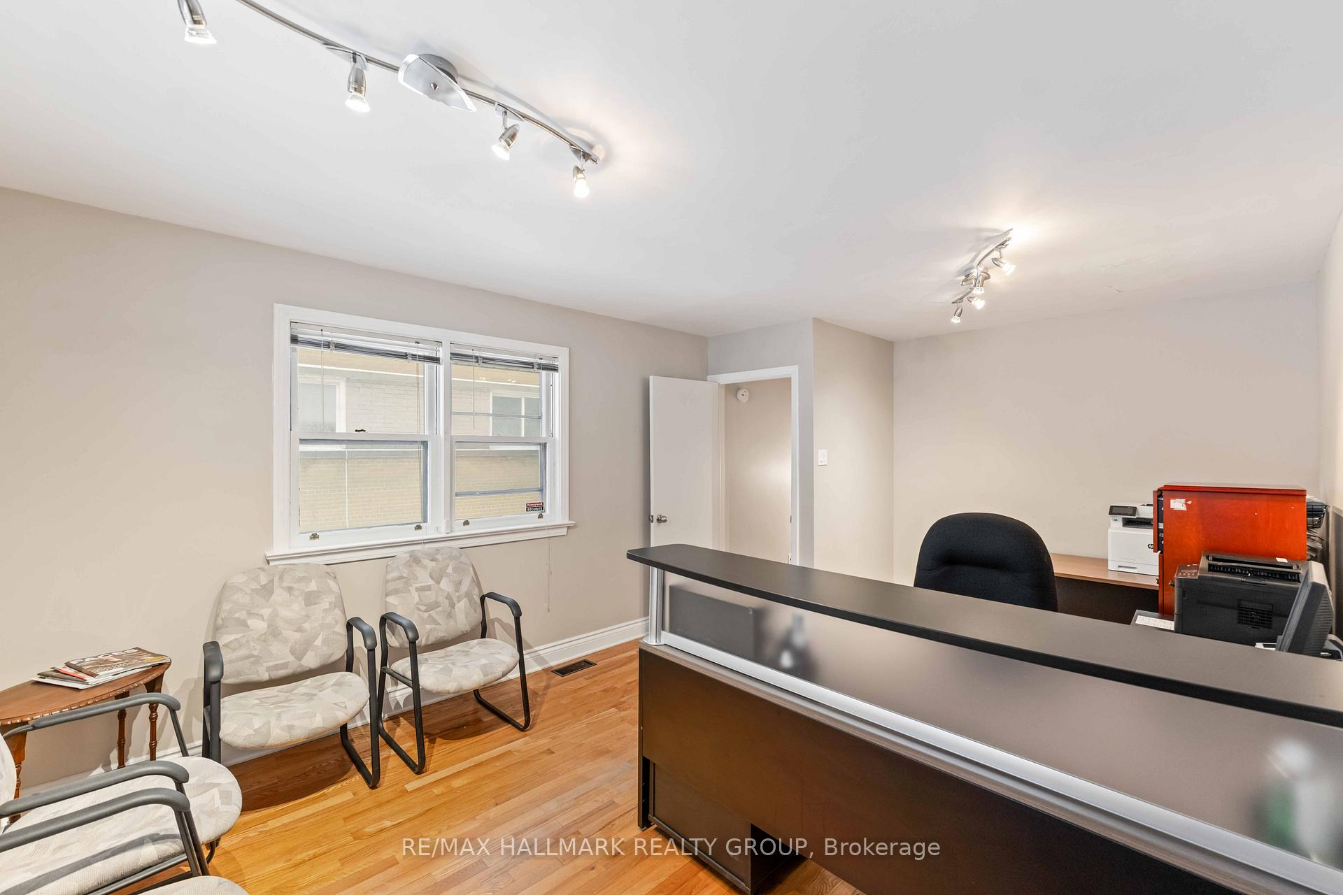 Photo 6 of 608 Cummings Avenue, Ottawa, Castle Heights/Rideau High — HOMEH