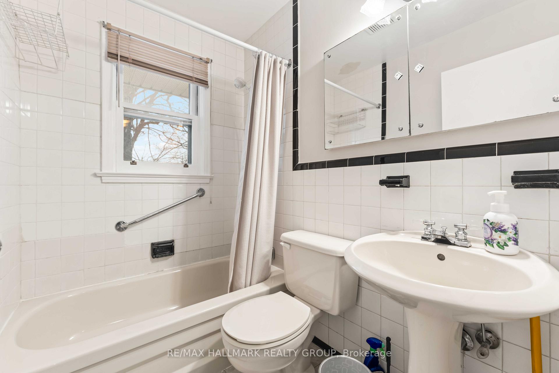 Photo 9 of 608 Cummings Avenue, Ottawa, Castle Heights/Rideau High — HOMEH