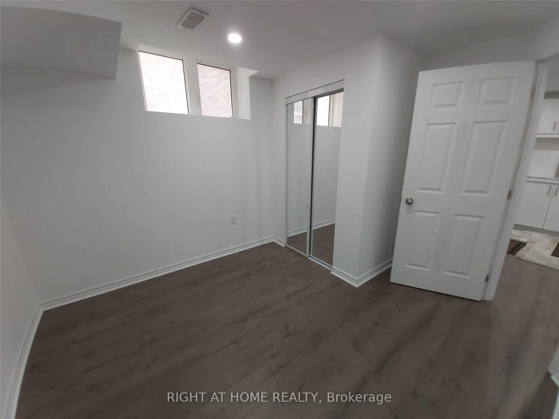 Photo 8 of 2589 Craftsman Drive, Oshawa, Windfields — HOMEH