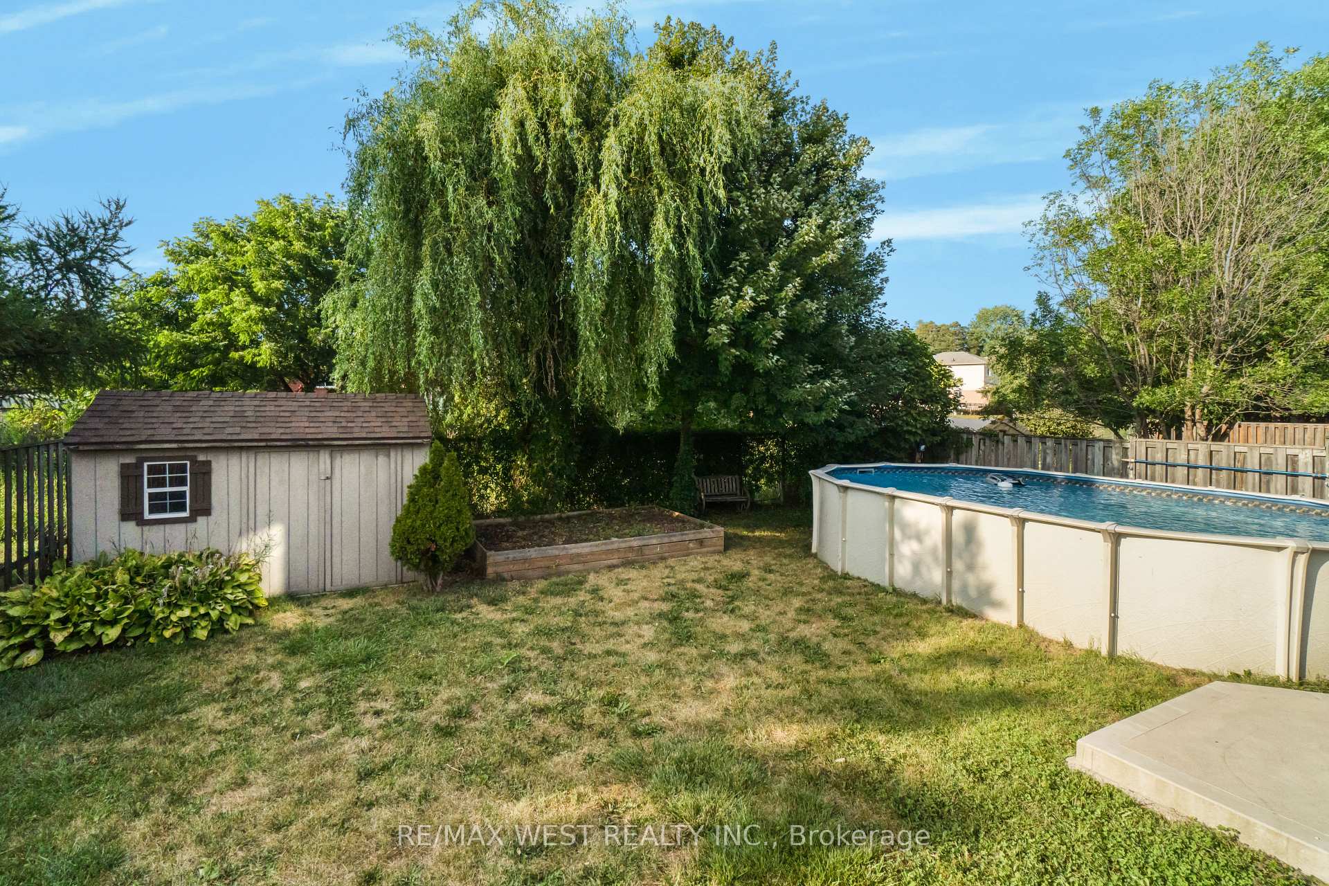 Photo 15 of 104 Prospect Street, New Tecumseth, Beeton — HOMEH