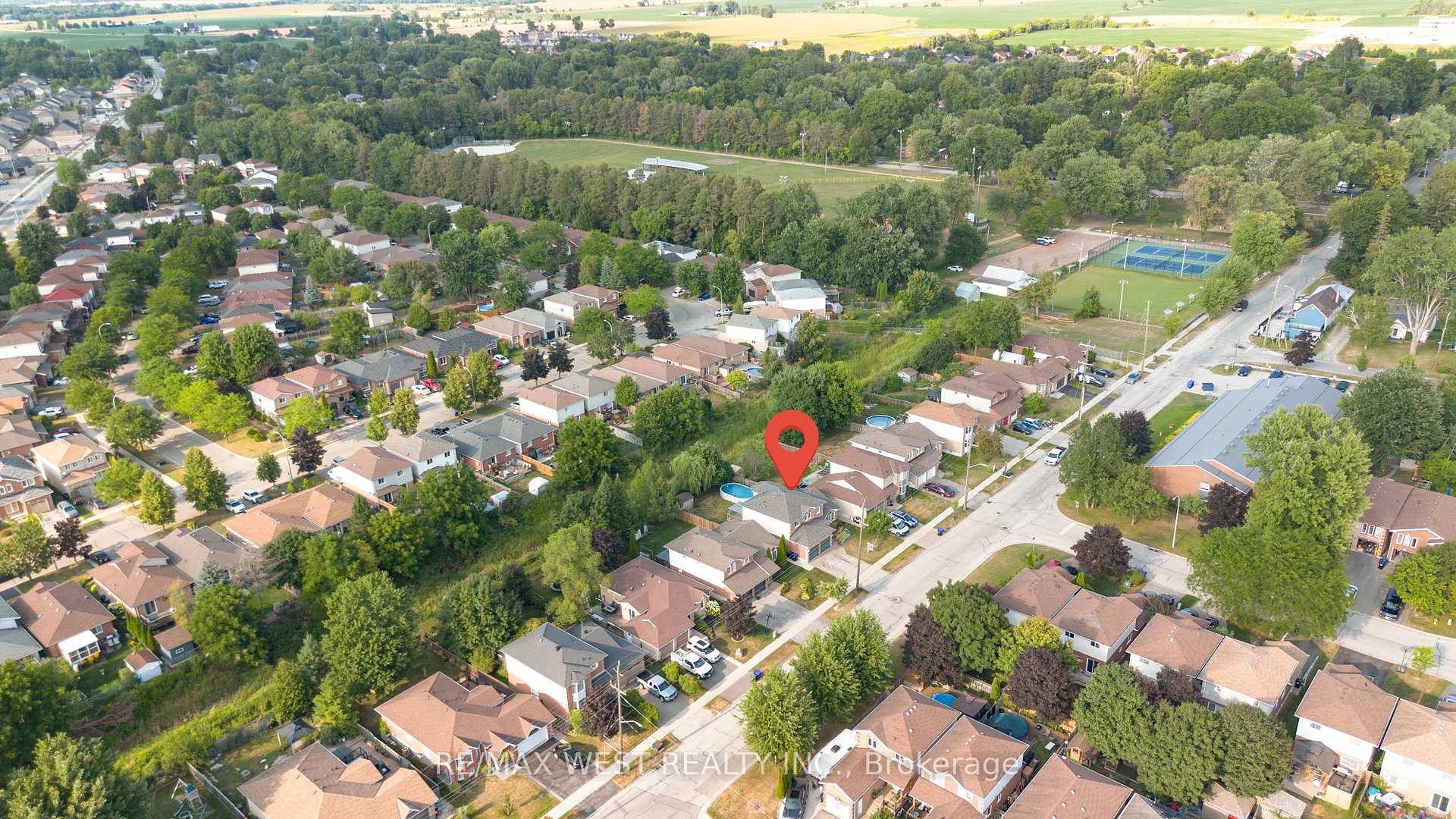 Photo 17 of 104 Prospect Street, New Tecumseth, Beeton — HOMEH