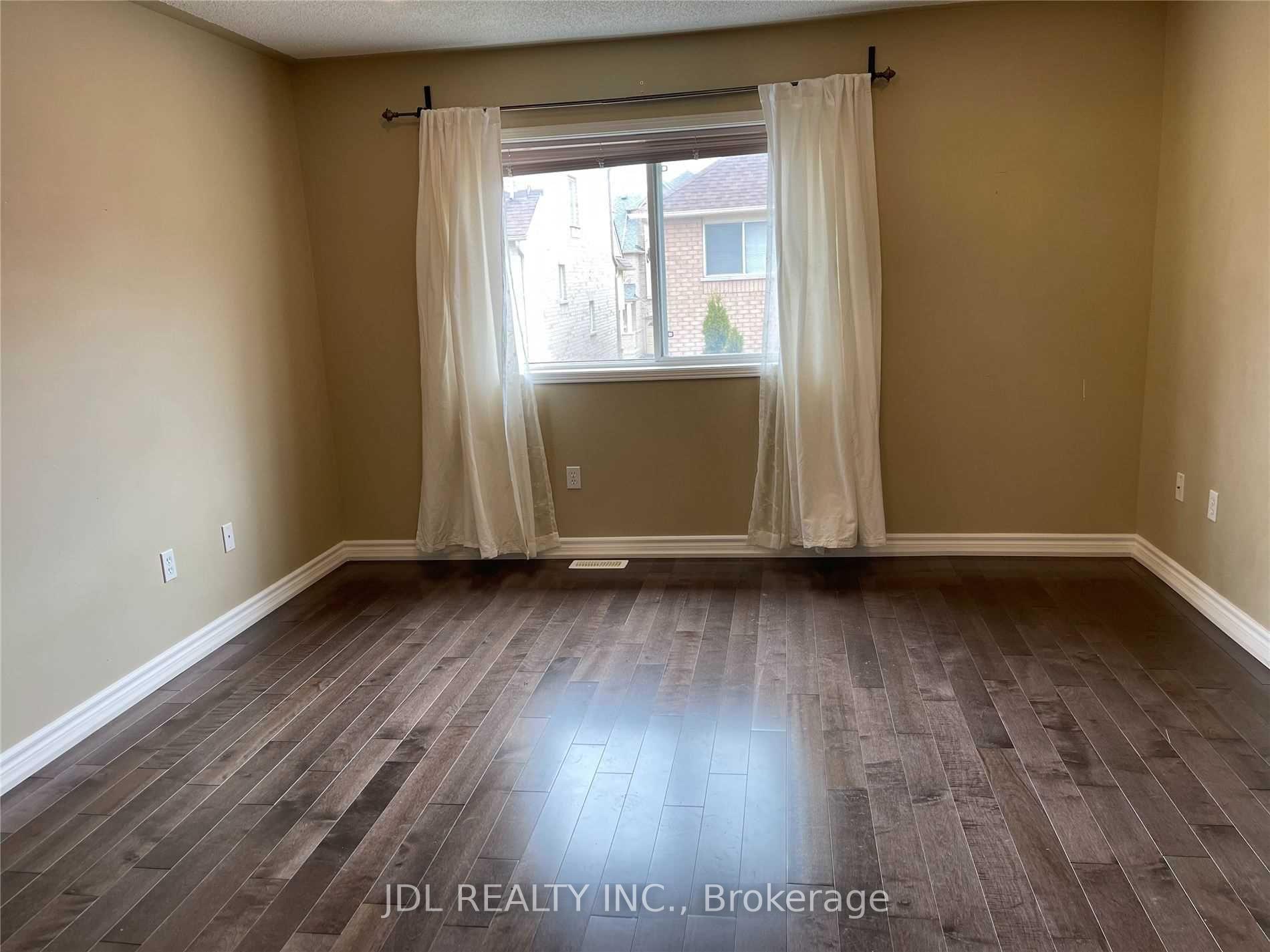 Photo 13 of 100 Orchard Hill Boulevard, Markham, Berczy — HOMEH