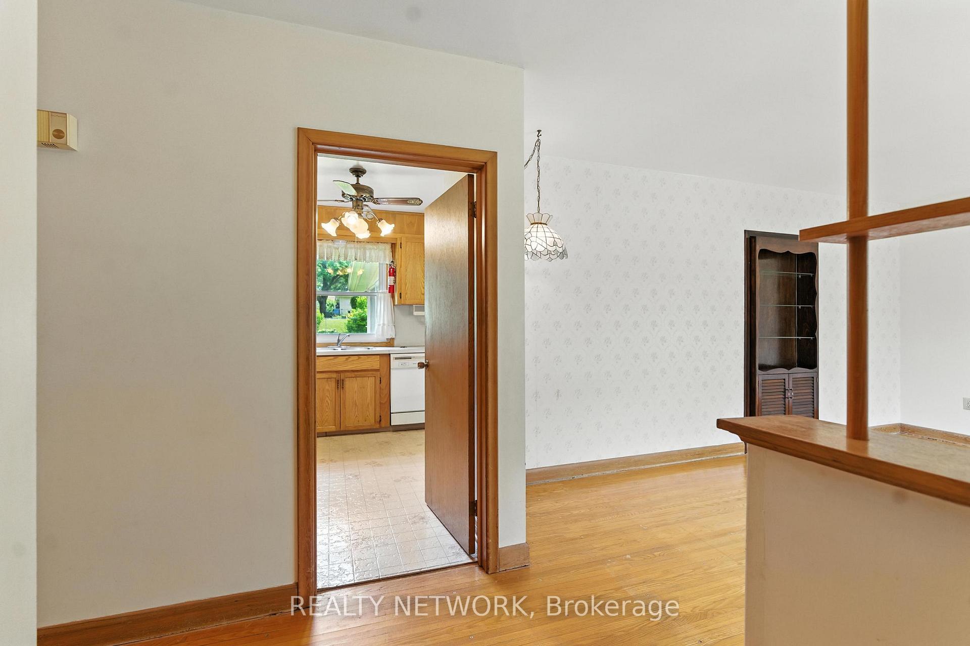 Photo 6 of 50 Hurricane Road, Pelham, Fonthill — HOMEH
