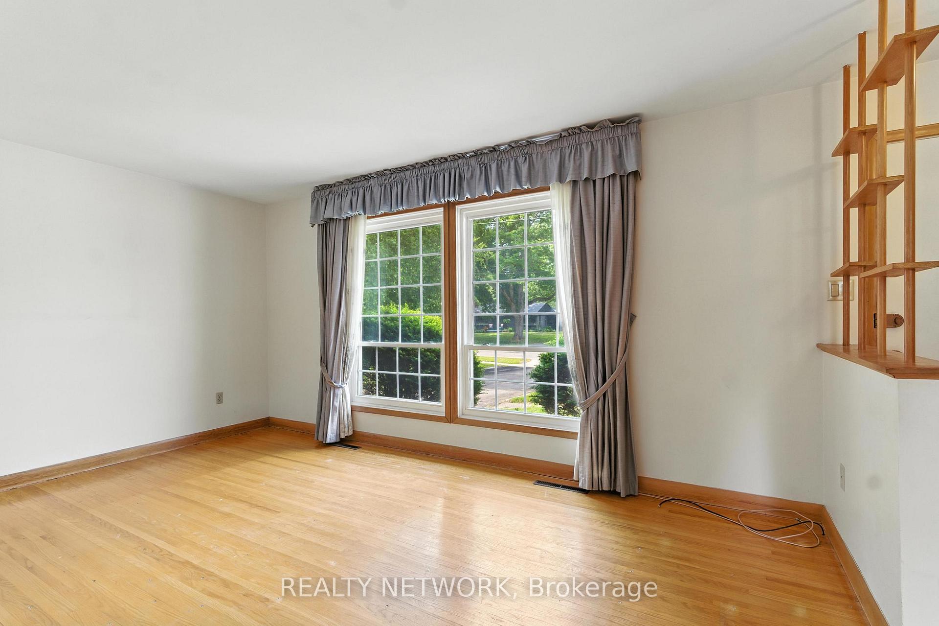 Photo 10 of 50 Hurricane Road, Pelham, Fonthill — HOMEH