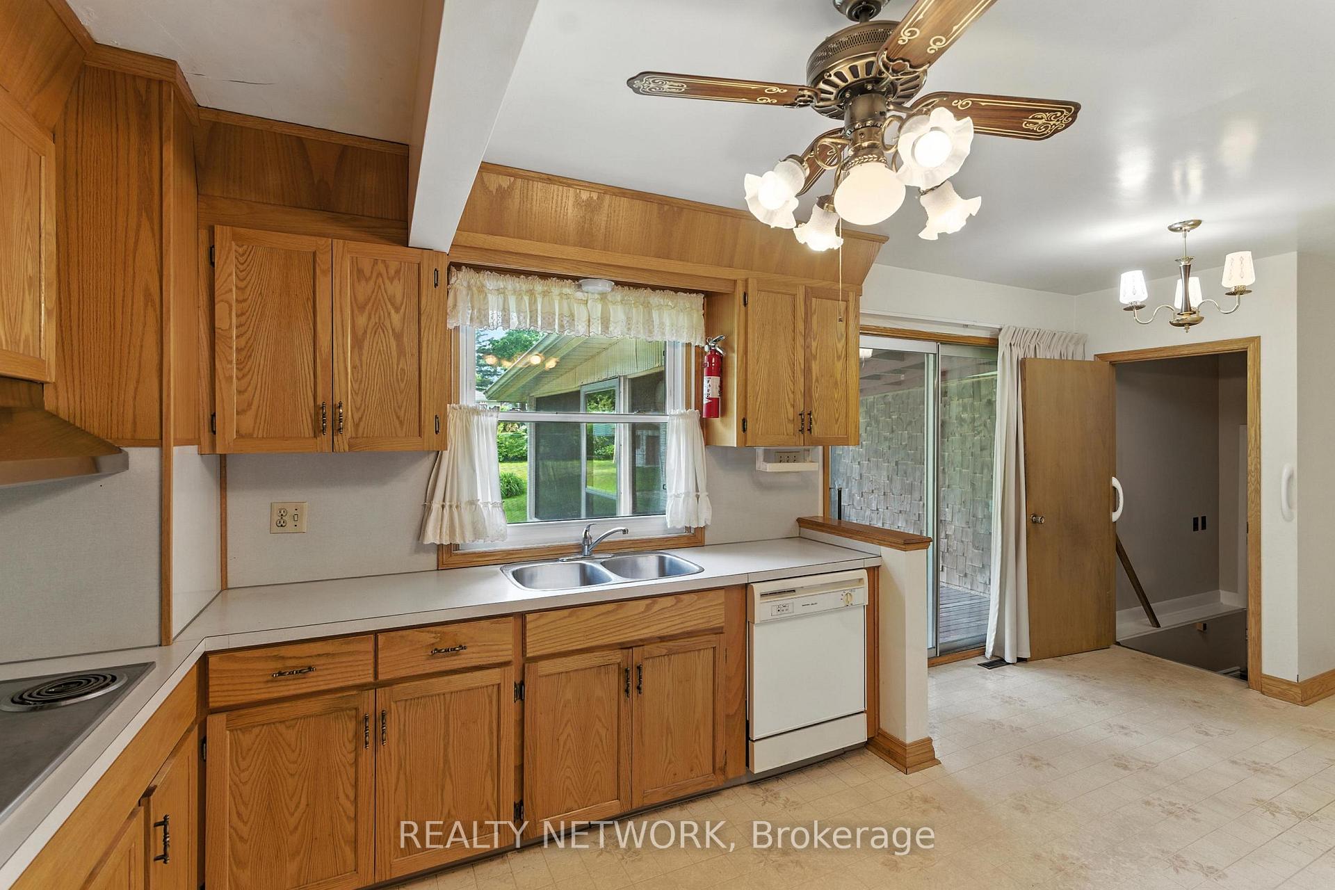 Photo 20 of 50 Hurricane Road, Pelham, Fonthill — HOMEH