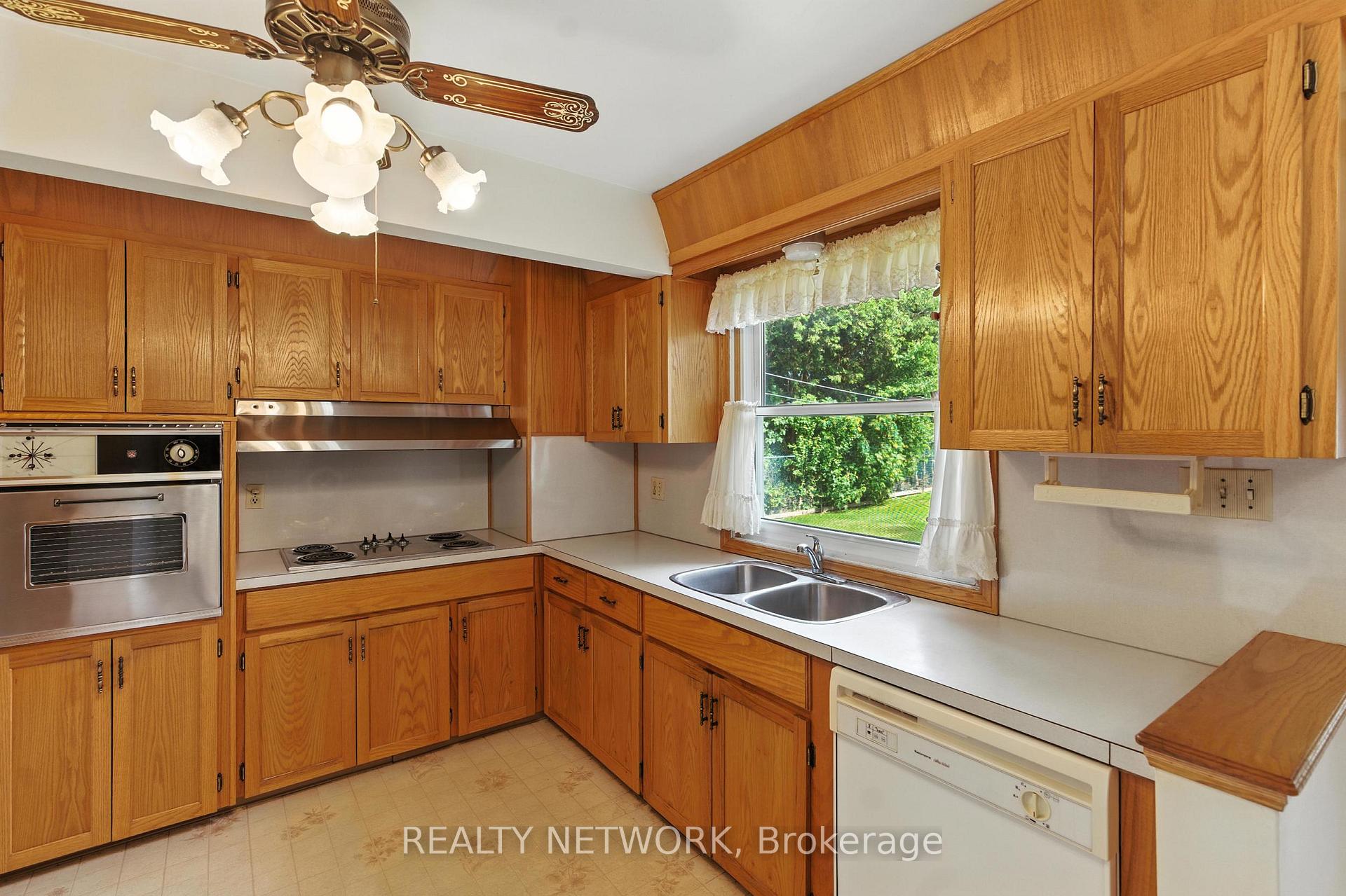Photo 21 of 50 Hurricane Road, Pelham, Fonthill — HOMEH