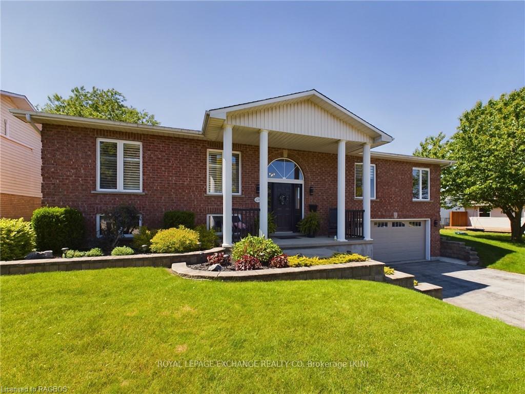 Photo 2 of 474 Grandview Drive, North Huron, Wingham — HOMEH