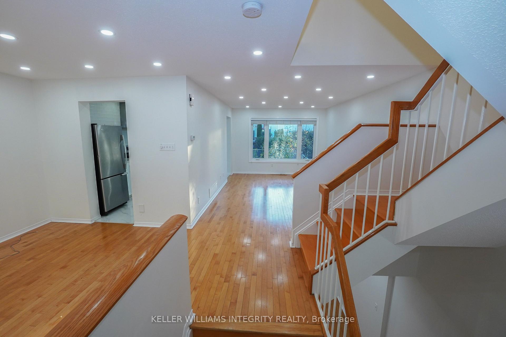 Photo 4 of 6052 Pineglade Crescent, Ottawa, Chapel Hill South - Orleans Village — HOMEH