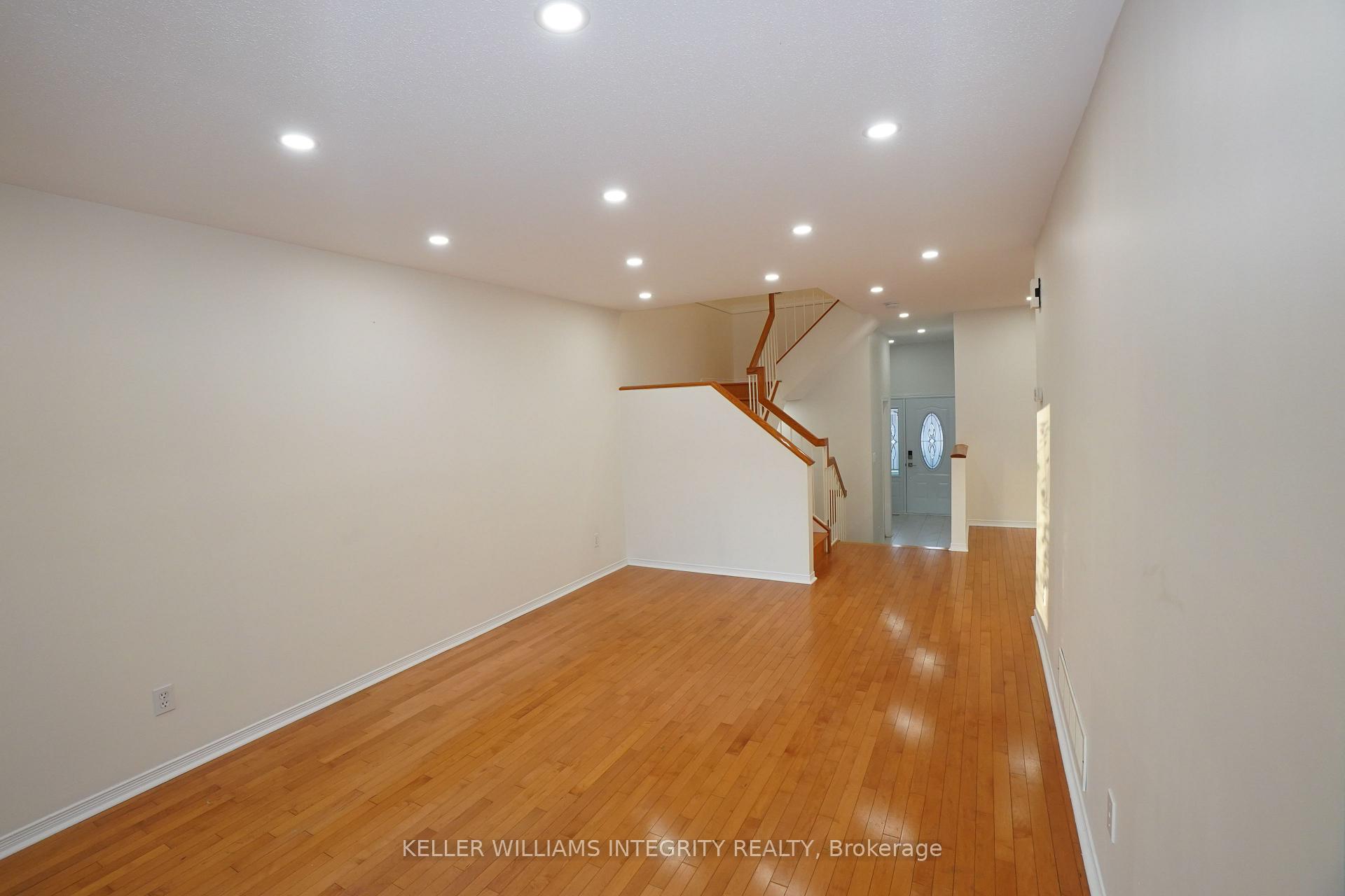 Photo 6 of 6052 Pineglade Crescent, Ottawa, Chapel Hill South - Orleans Village — HOMEH