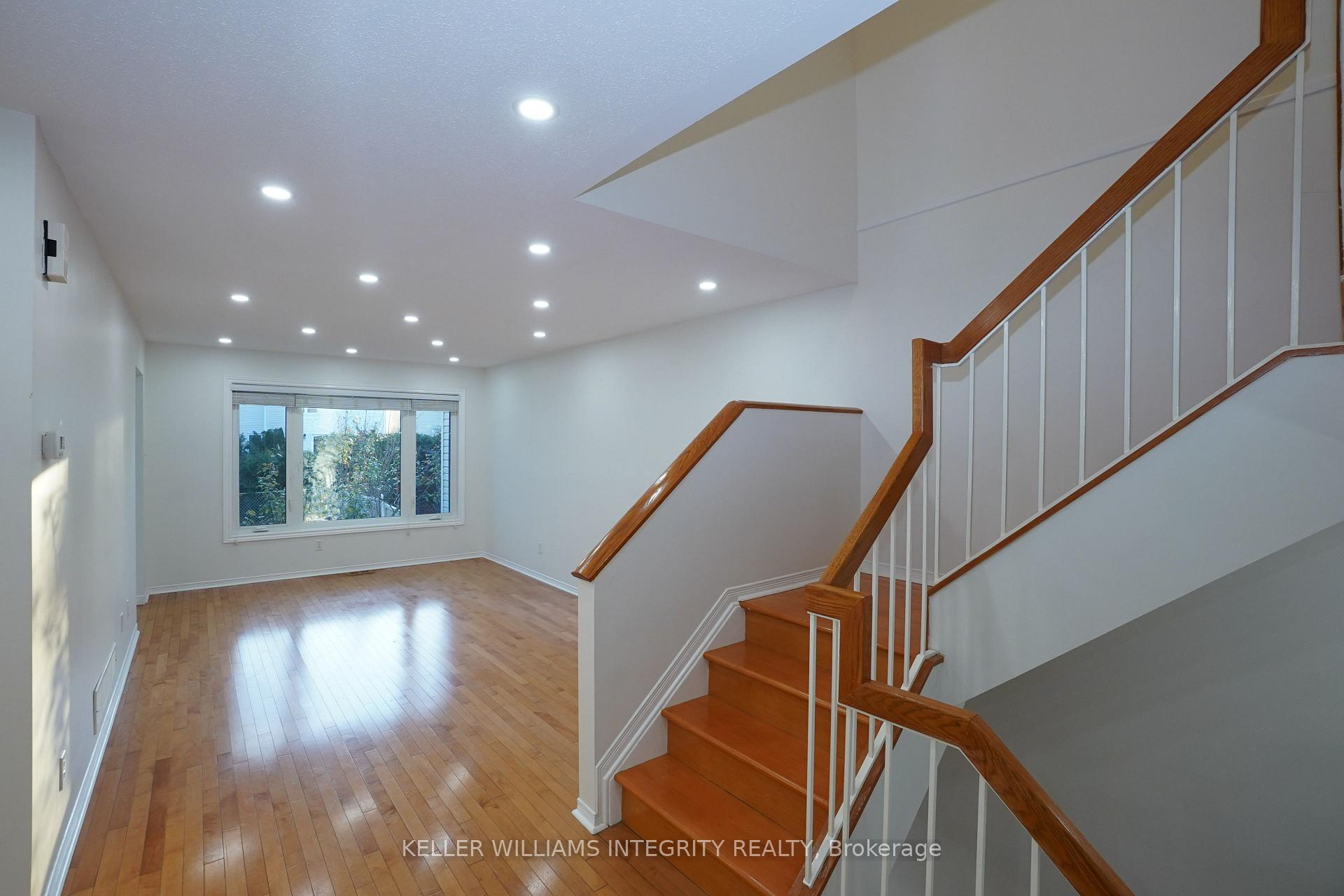 Photo 7 of 6052 Pineglade Crescent, Ottawa, Chapel Hill South - Orleans Village — HOMEH
