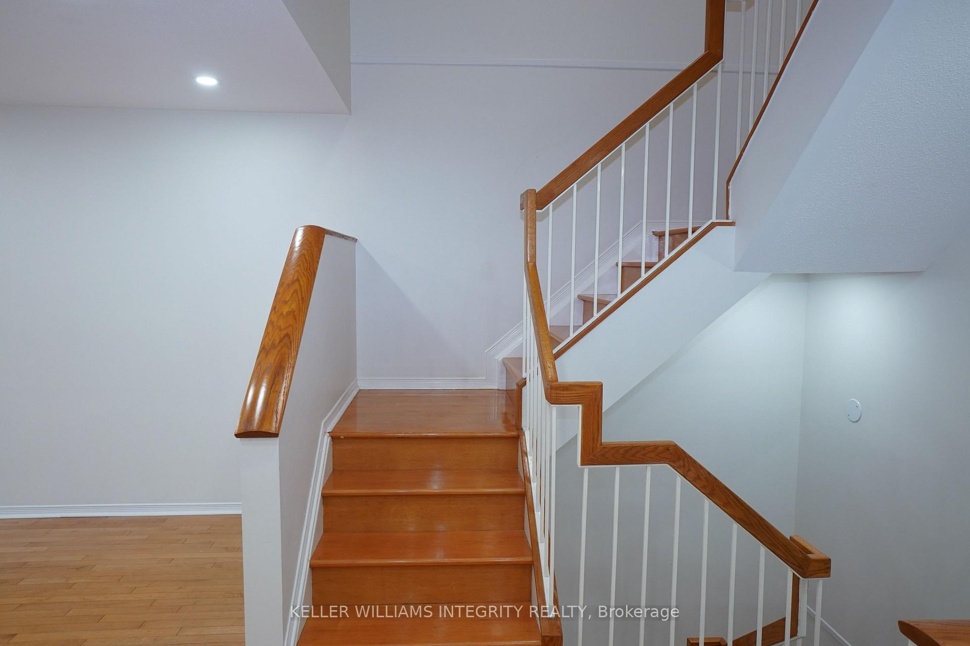 Photo 13 of 6052 Pineglade Crescent, Ottawa, Chapel Hill South - Orleans Village — HOMEH