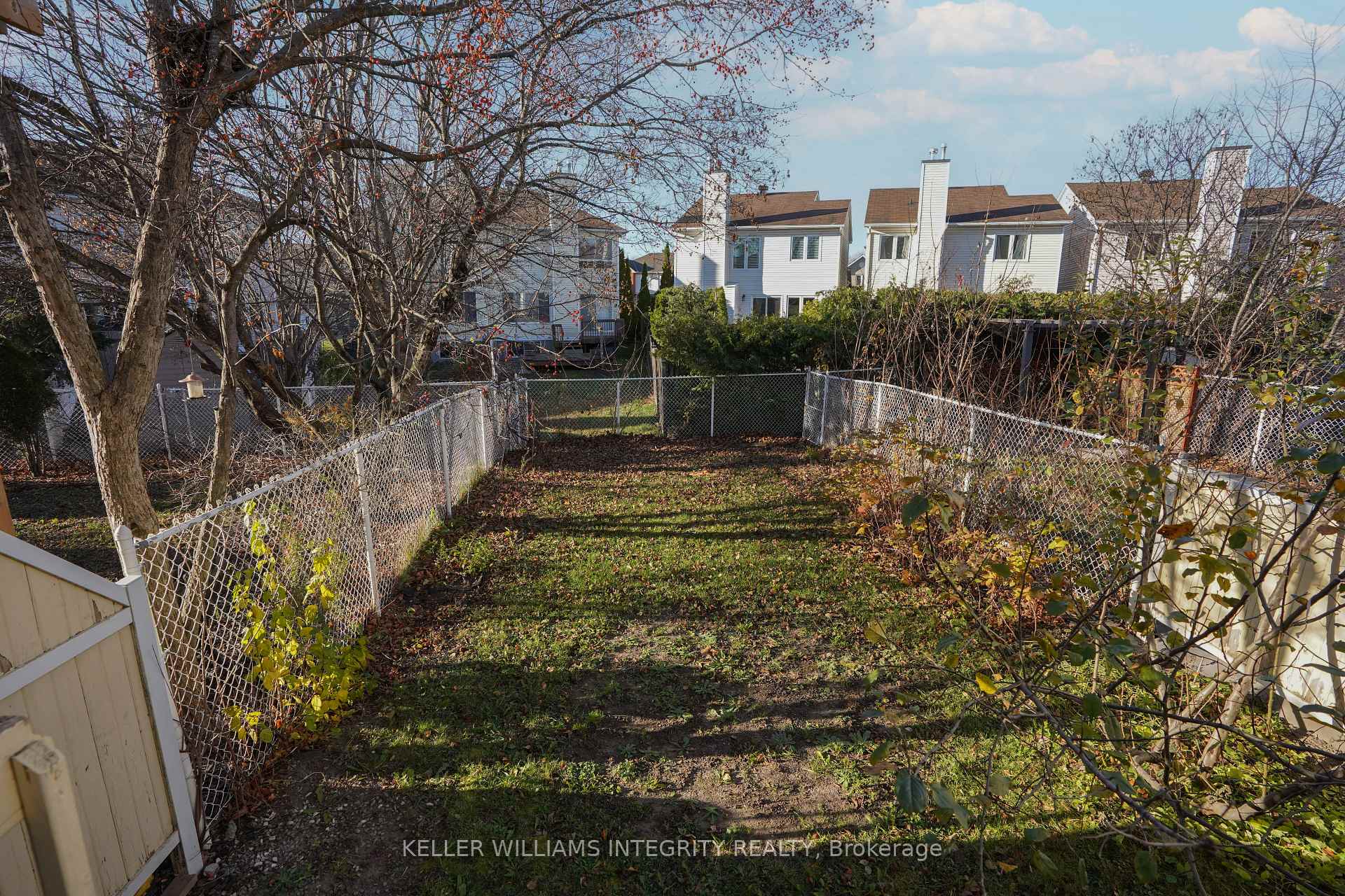 Photo 28 of 6052 Pineglade Crescent, Ottawa, Chapel Hill South - Orleans Village — HOMEH