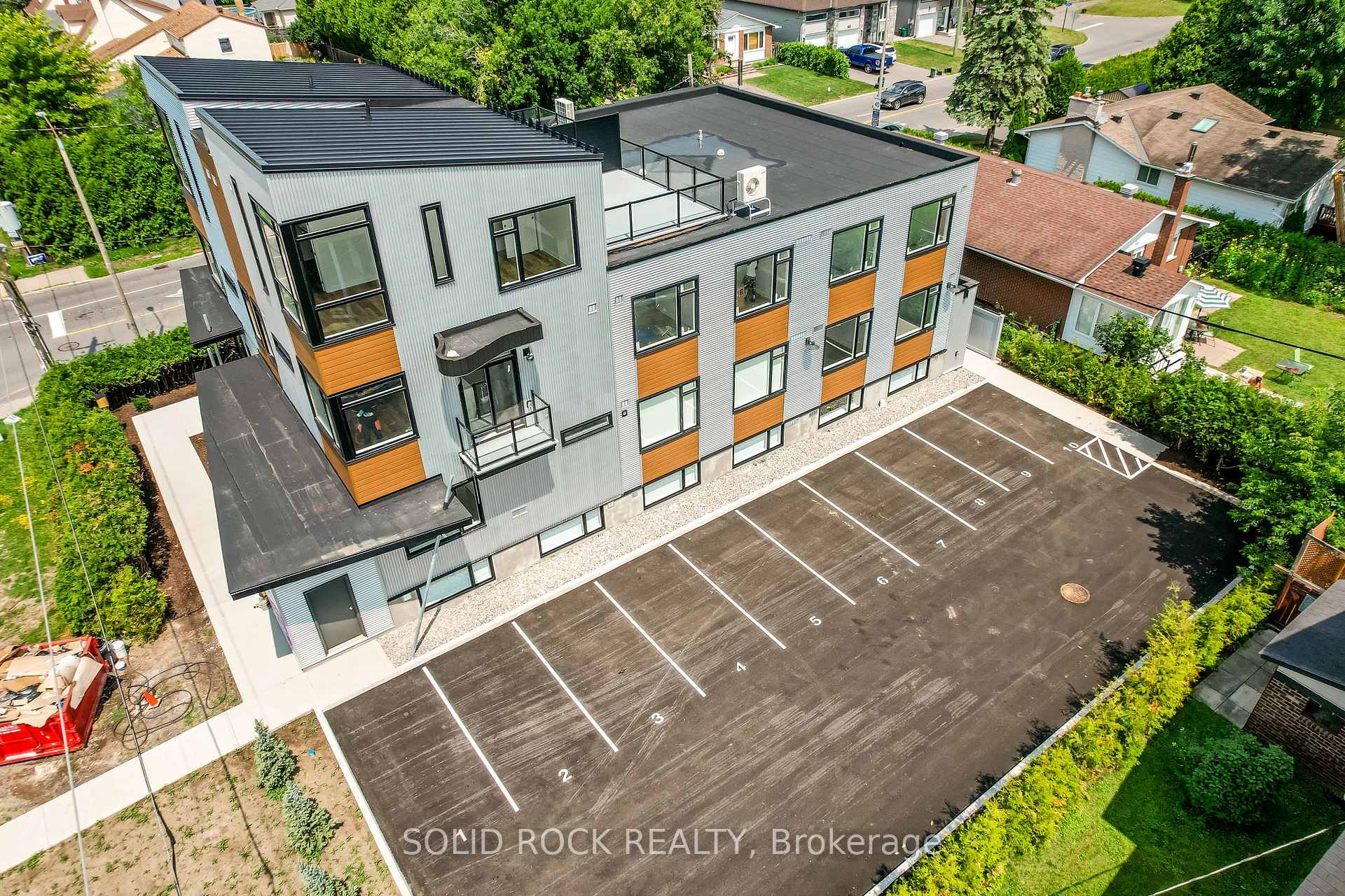 Photo 2 of Unit Unit 3 The Footprint, 845 Champlain Street, Ottawa, Chatelaine Village — HOMEH