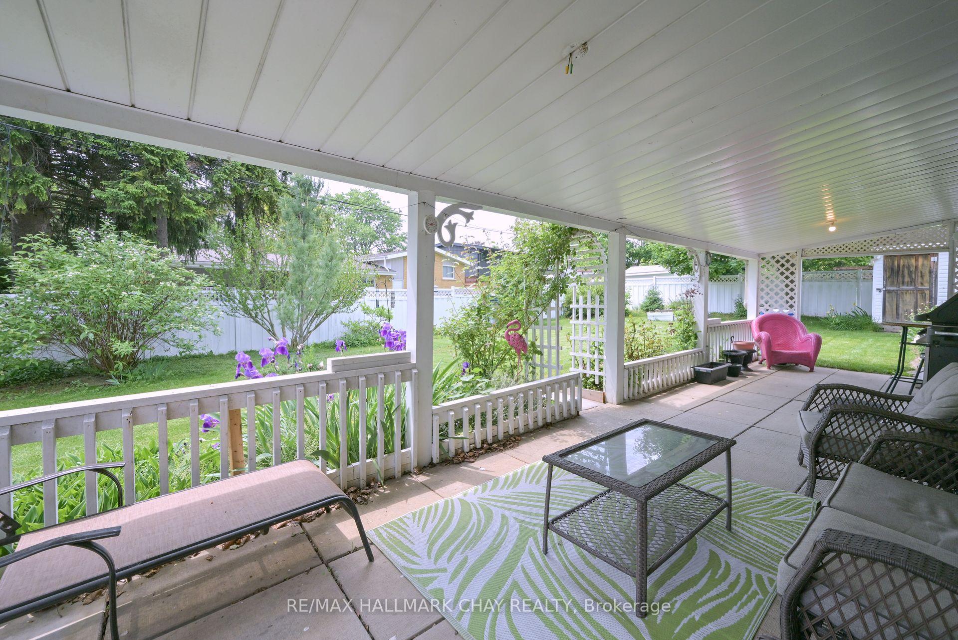 Photo 7 of 17 Elm Street, New Tecumseth, Alliston — HOMEH