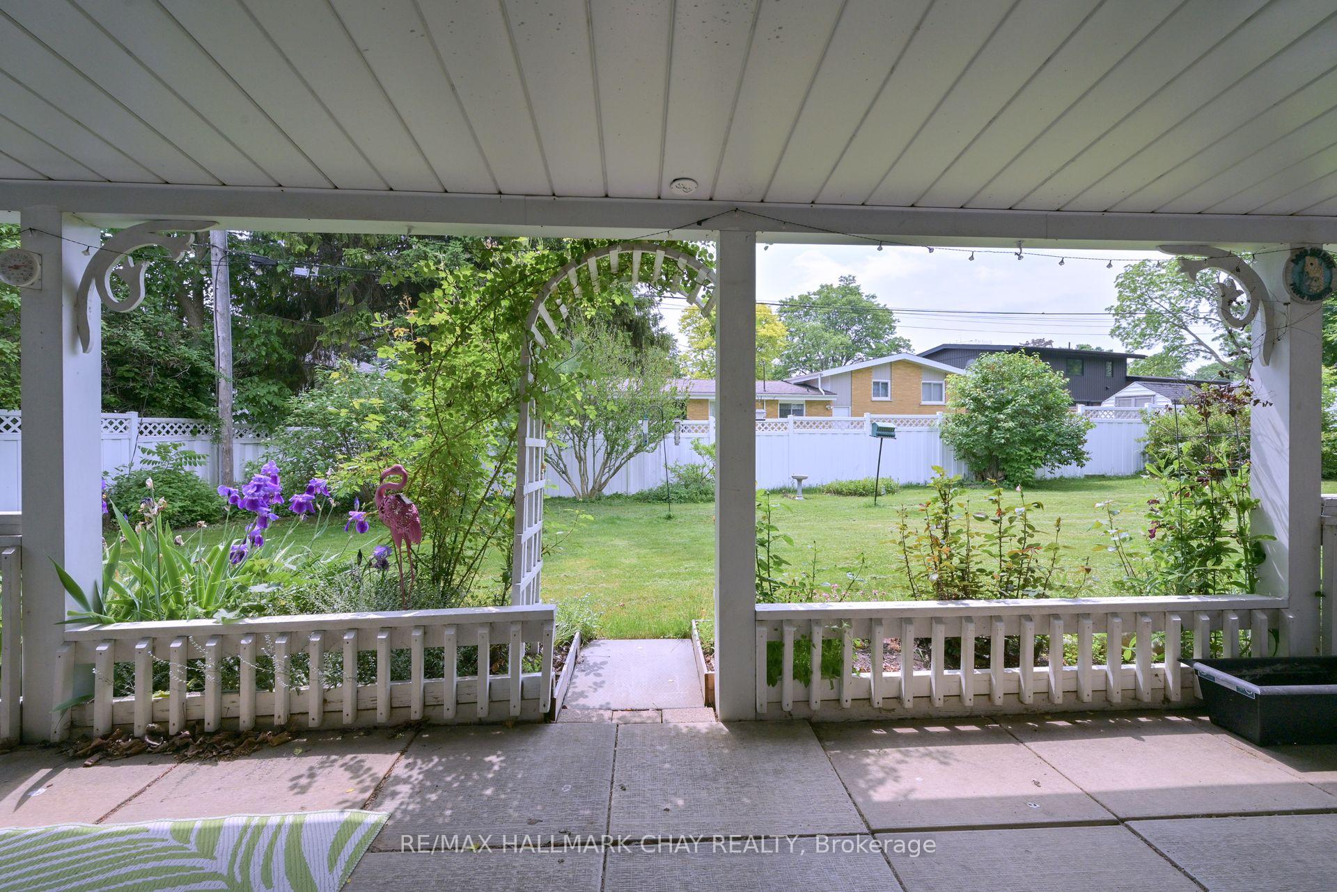 Photo 9 of 17 Elm Street, New Tecumseth, Alliston — HOMEH