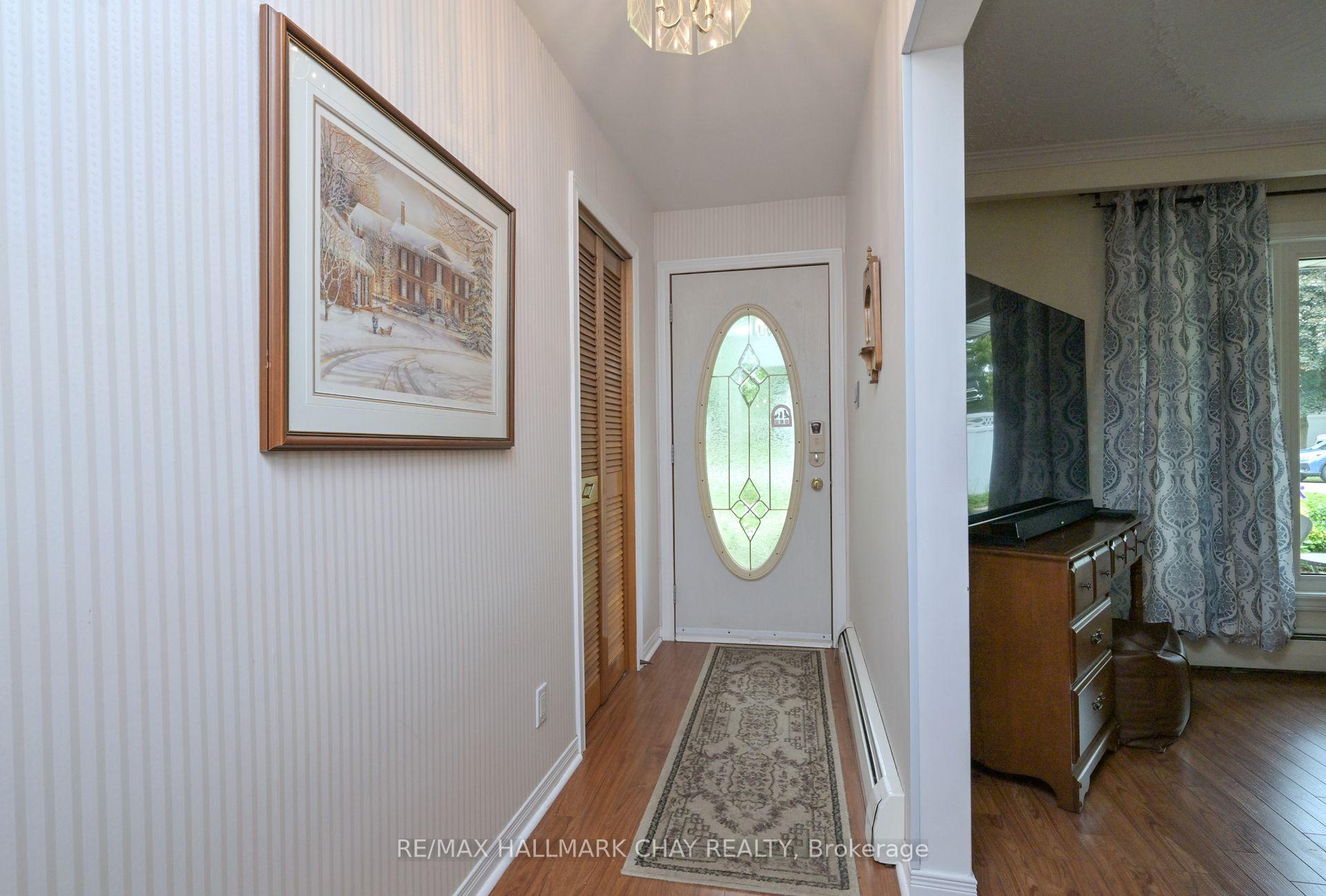 Photo 10 of 17 Elm Street, New Tecumseth, Alliston — HOMEH