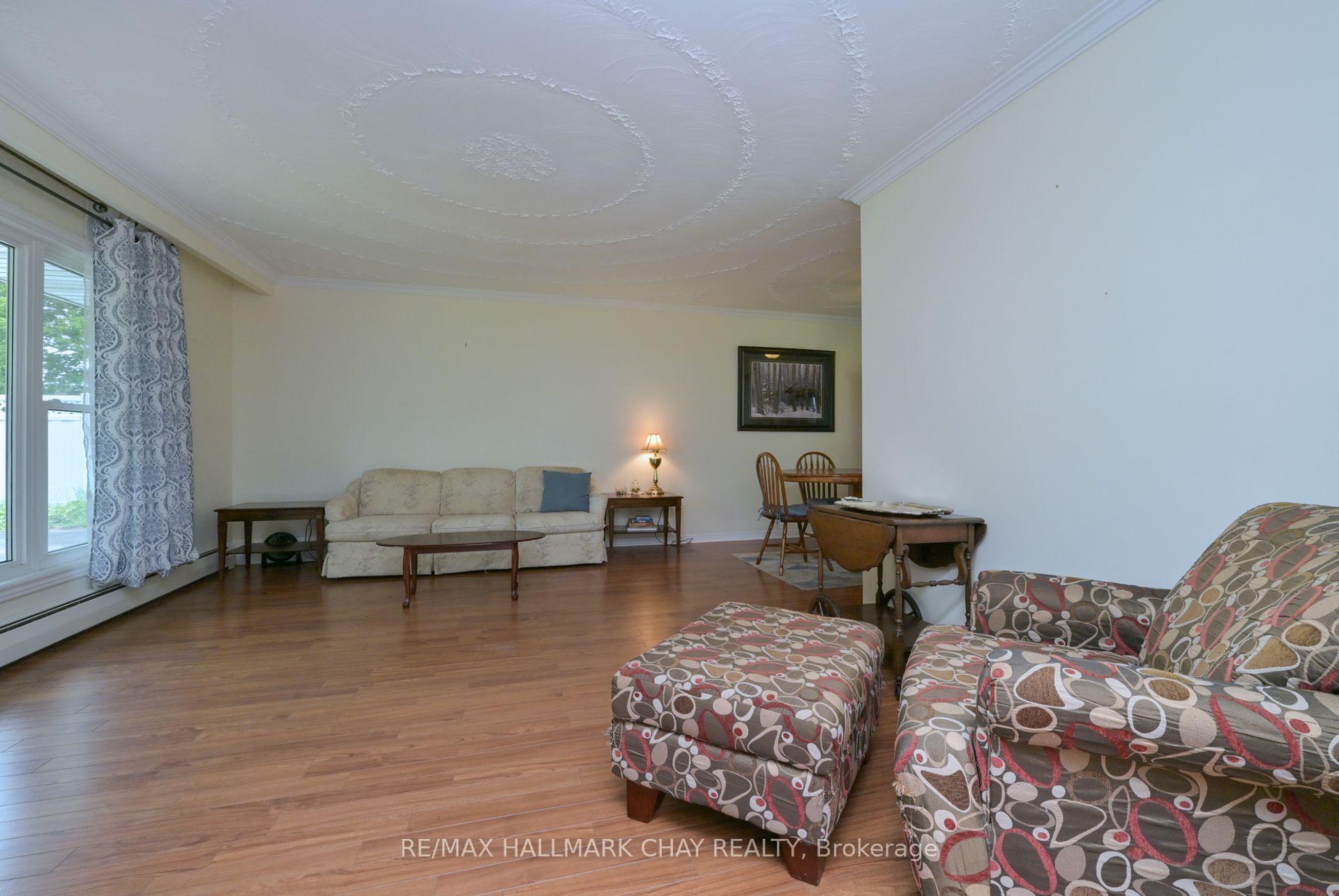 Photo 11 of 17 Elm Street, New Tecumseth, Alliston — HOMEH