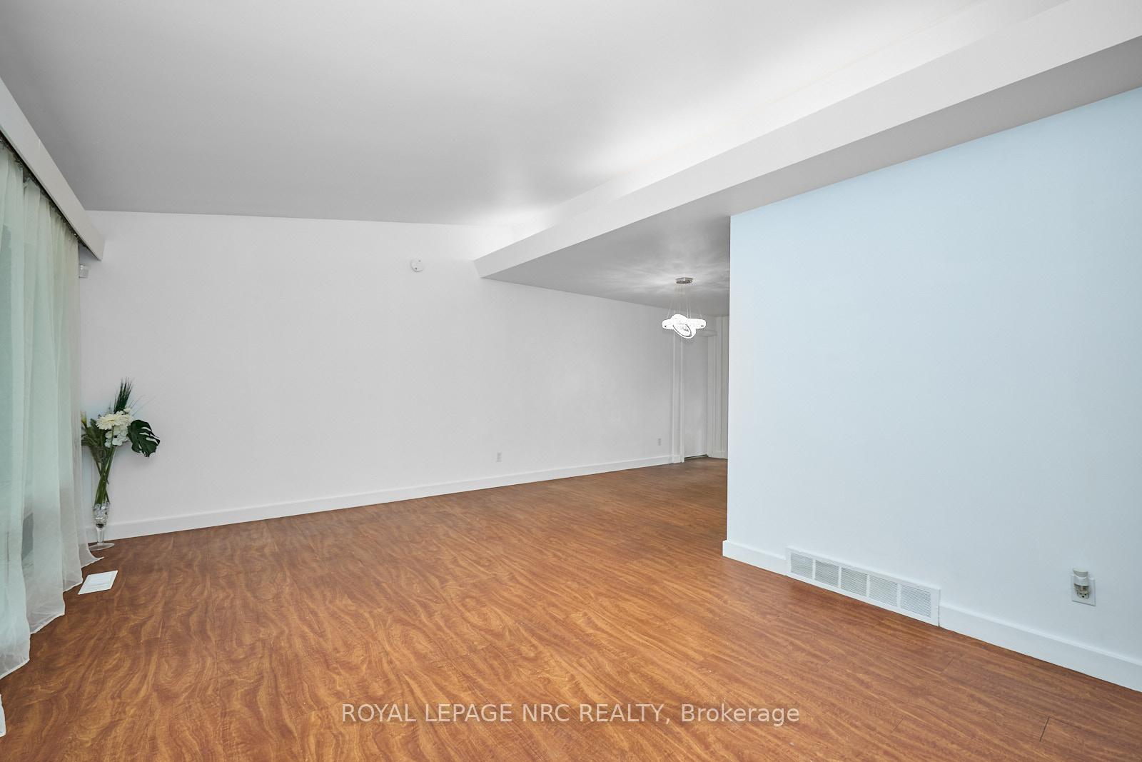Photo 6 of 1295 Pelham Street, Pelham, Fonthill — HOMEH