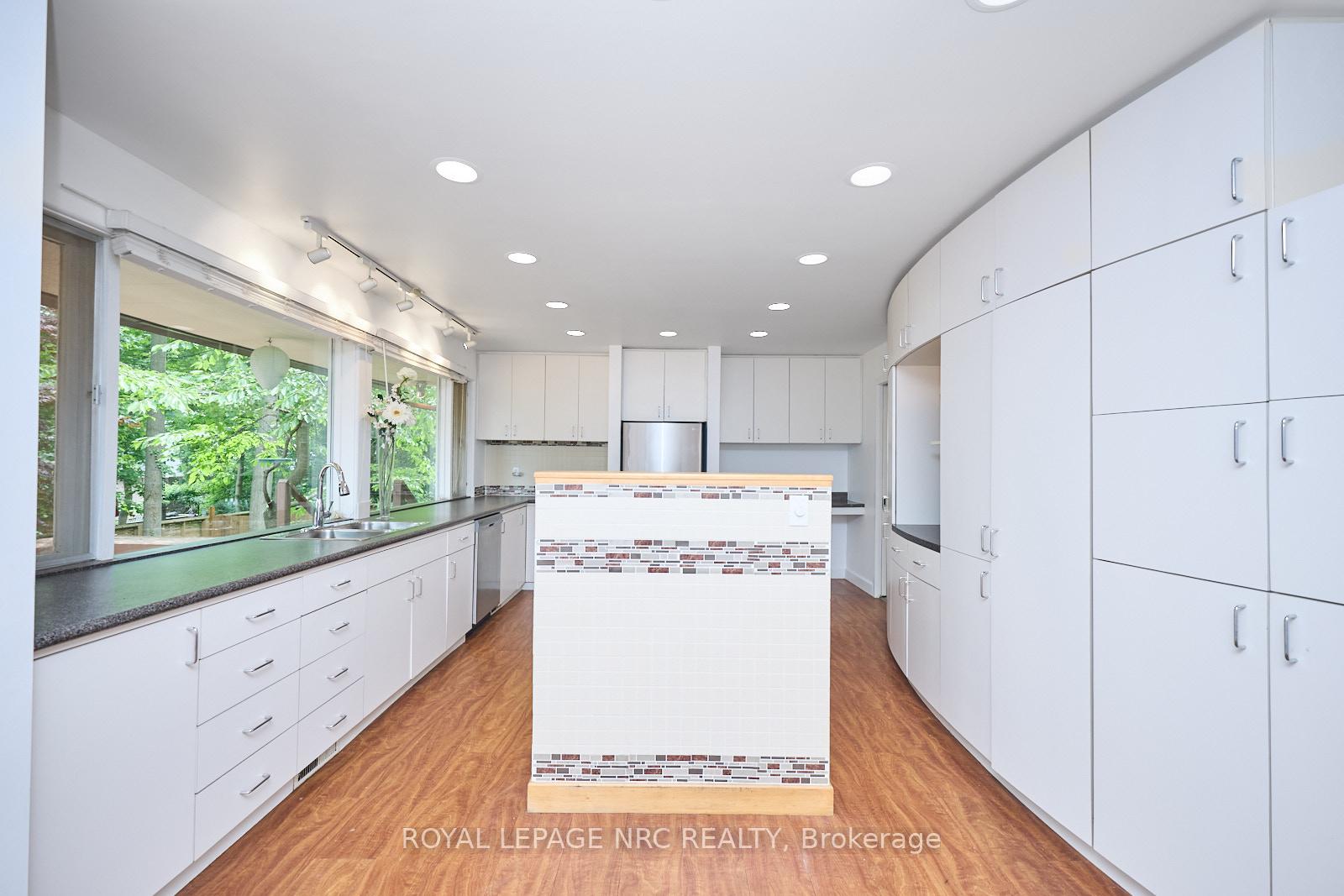 Photo 10 of 1295 Pelham Street, Pelham, Fonthill — HOMEH