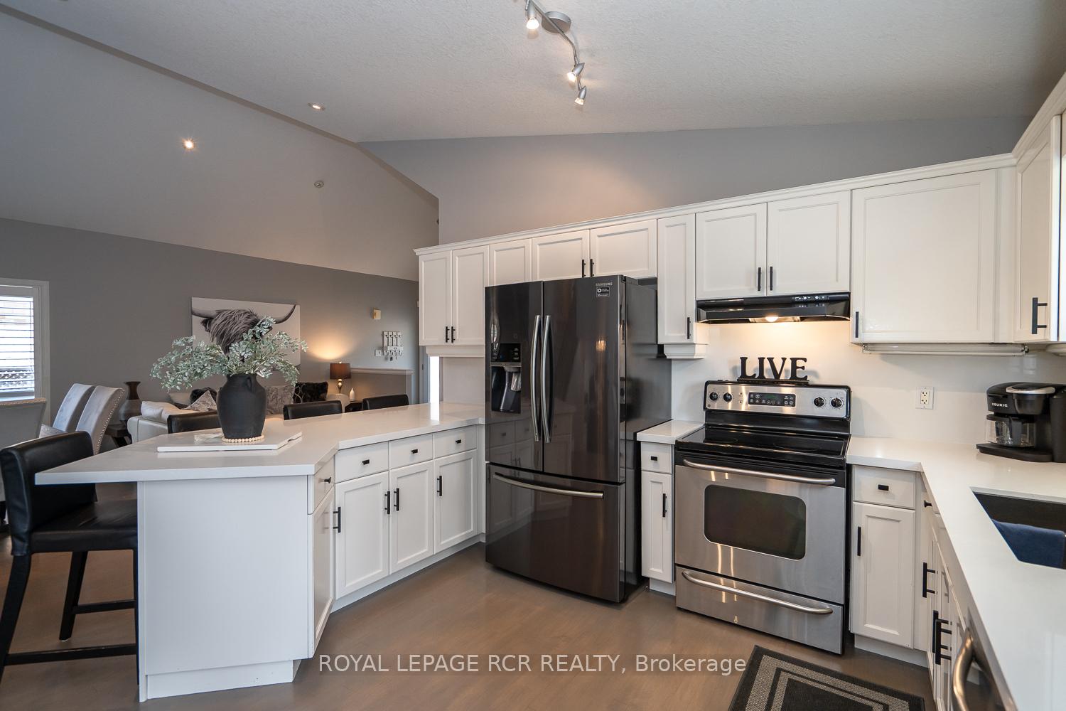 Photo 9 of 80 Spencer Avenue, Orangeville — HOMEH
