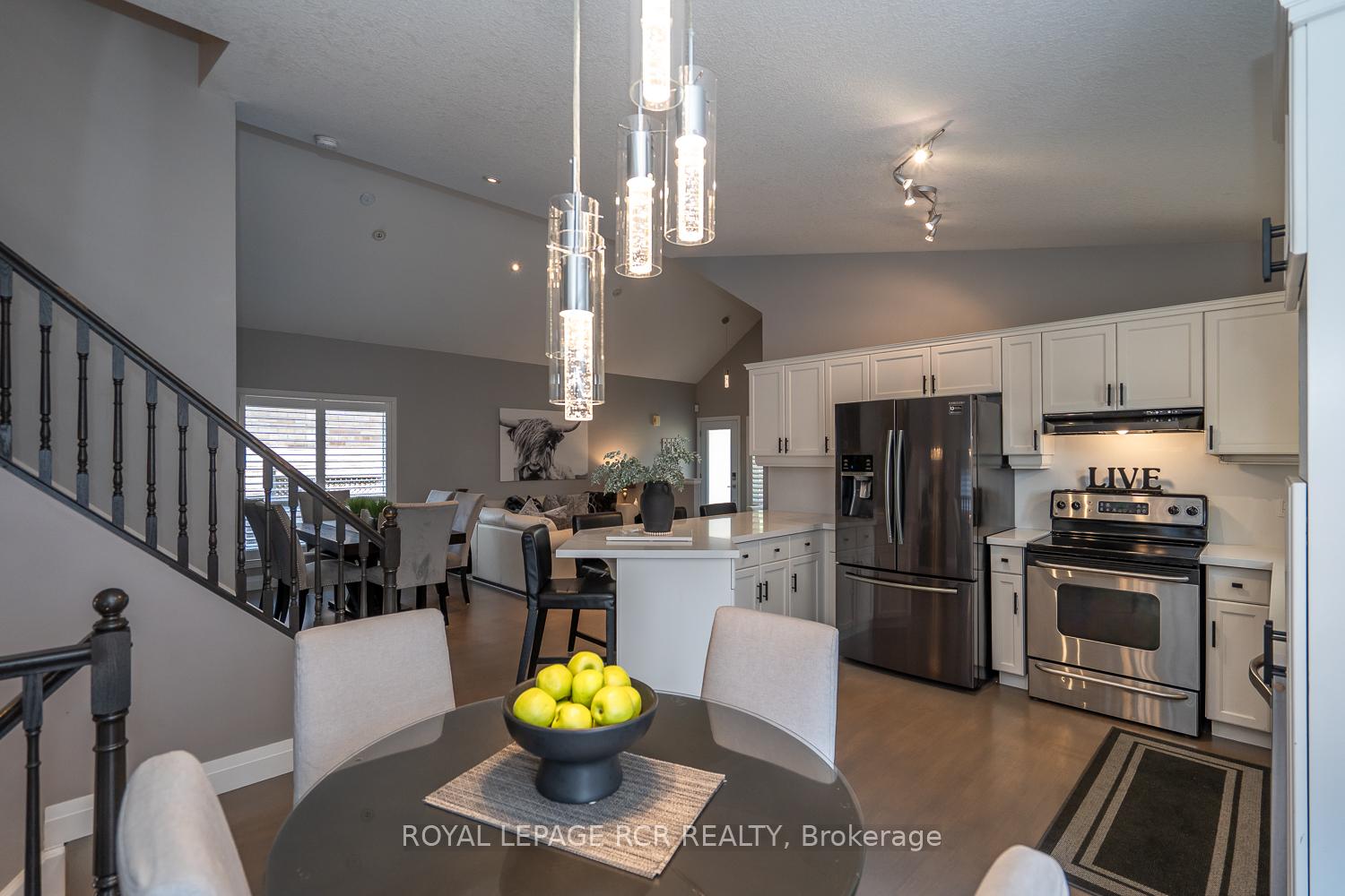 Photo 13 of 80 Spencer Avenue, Orangeville — HOMEH