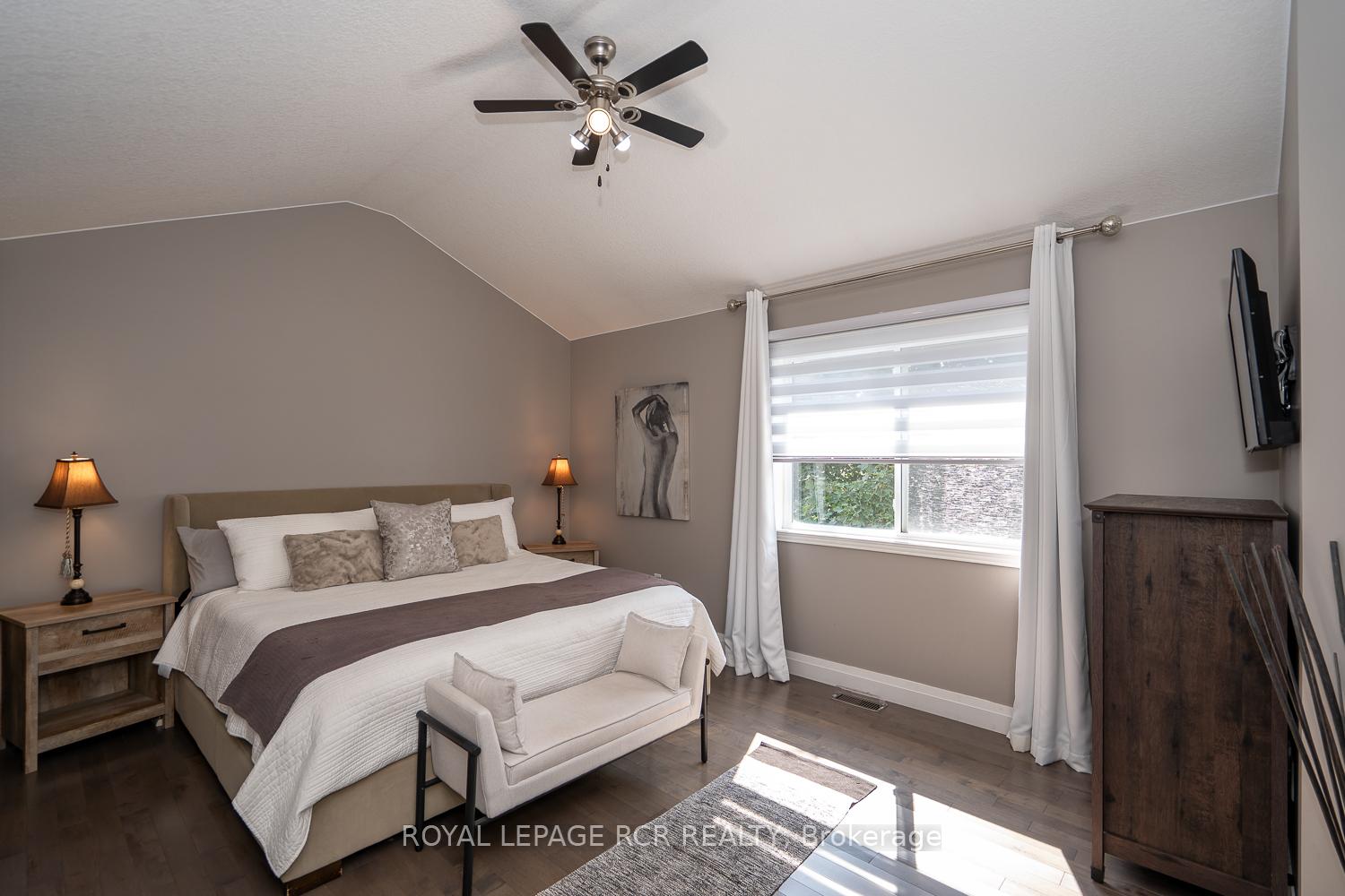 Photo 14 of 80 Spencer Avenue, Orangeville — HOMEH