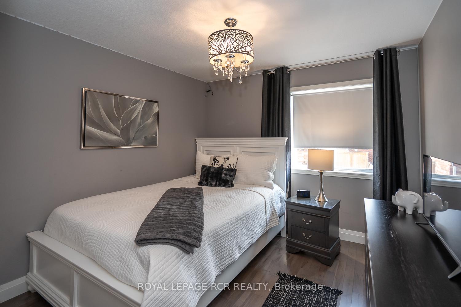 Photo 17 of 80 Spencer Avenue, Orangeville — HOMEH