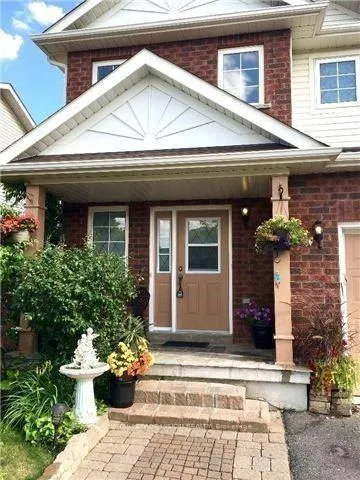 Photo 2 of 594 Flagstone Court, Oshawa, Samac — HOMEH