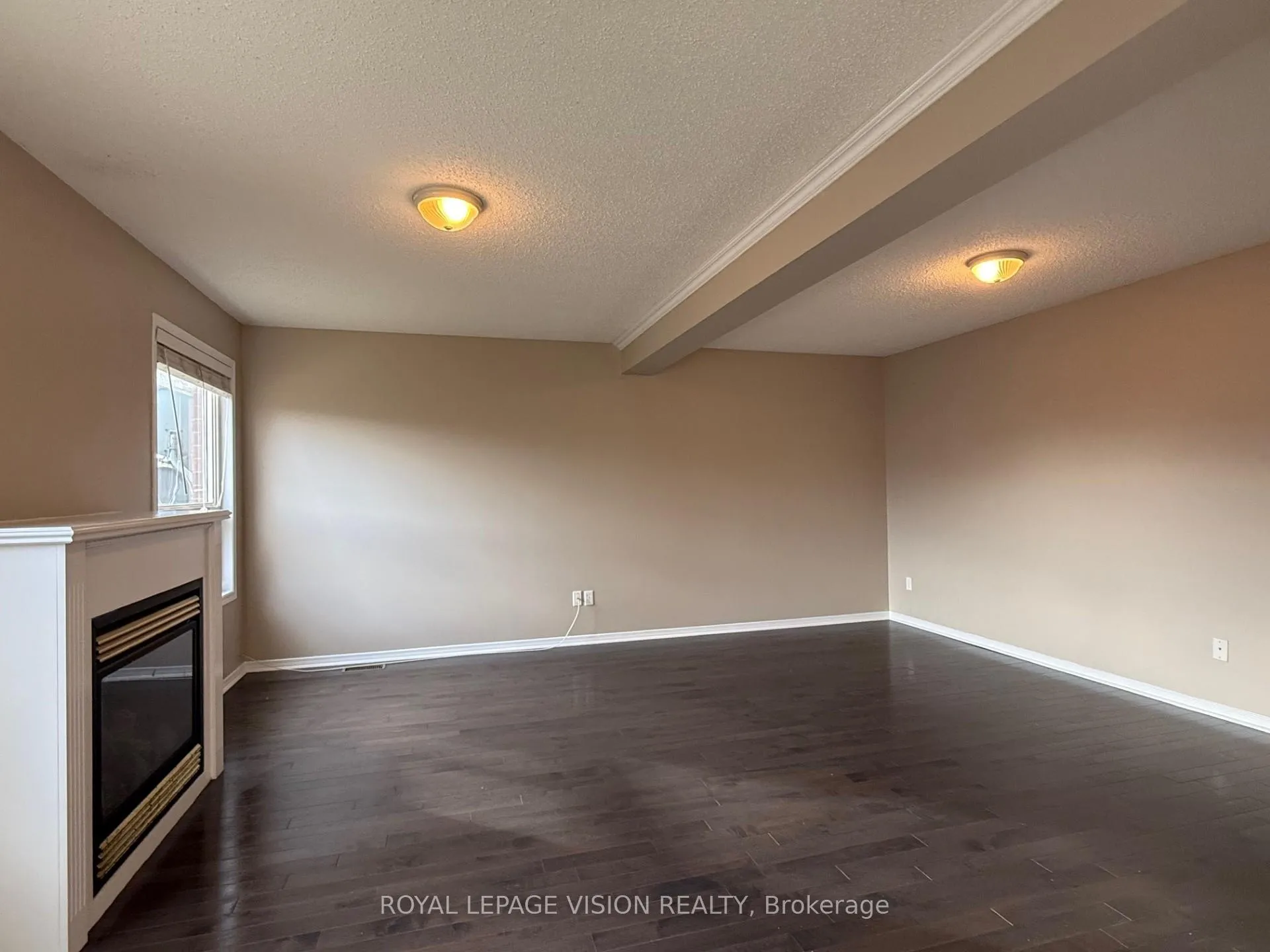 Photo 8 of 594 Flagstone Court, Oshawa, Samac — HOMEH