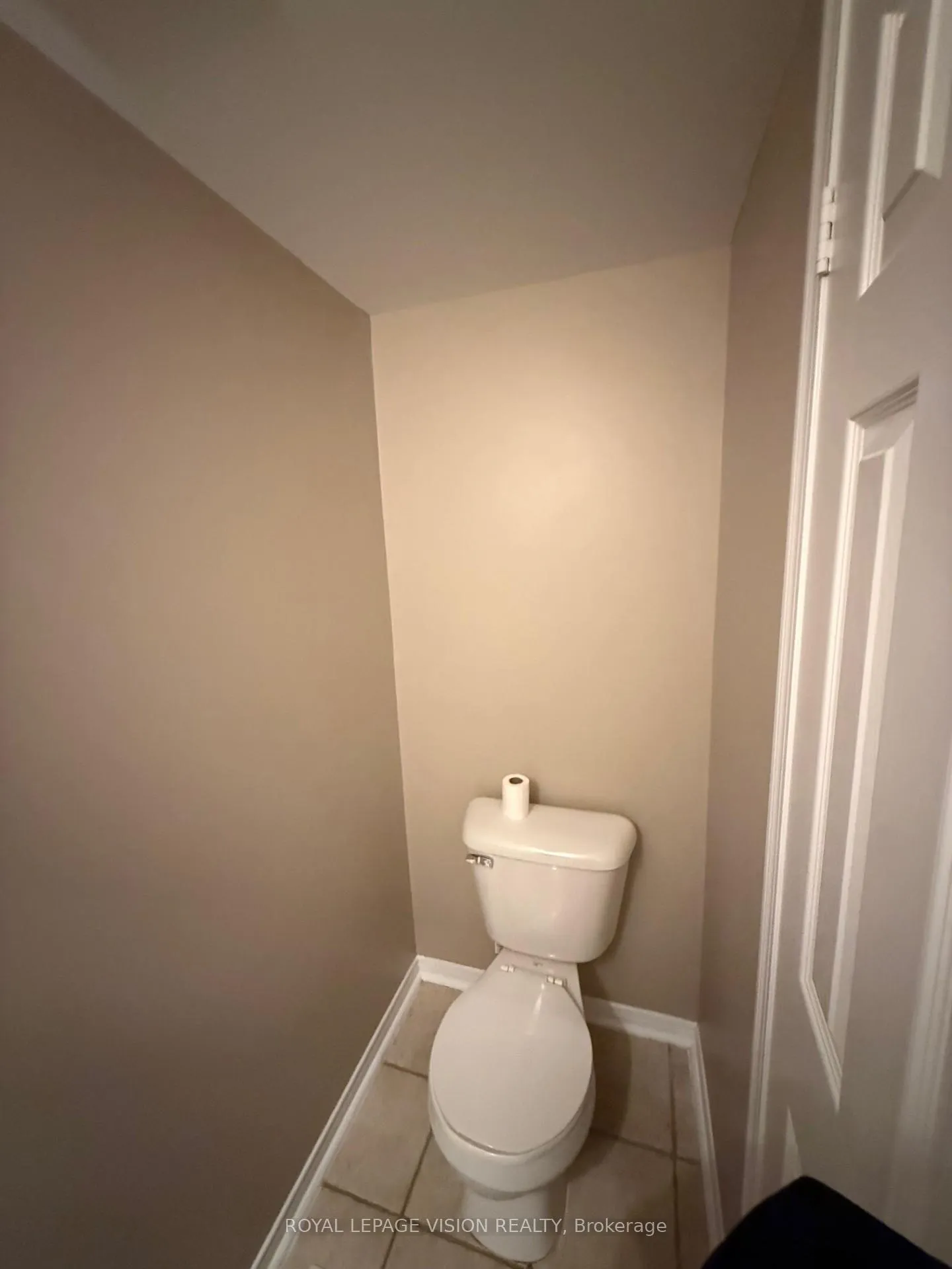 Photo 23 of 594 Flagstone Court, Oshawa, Samac — HOMEH
