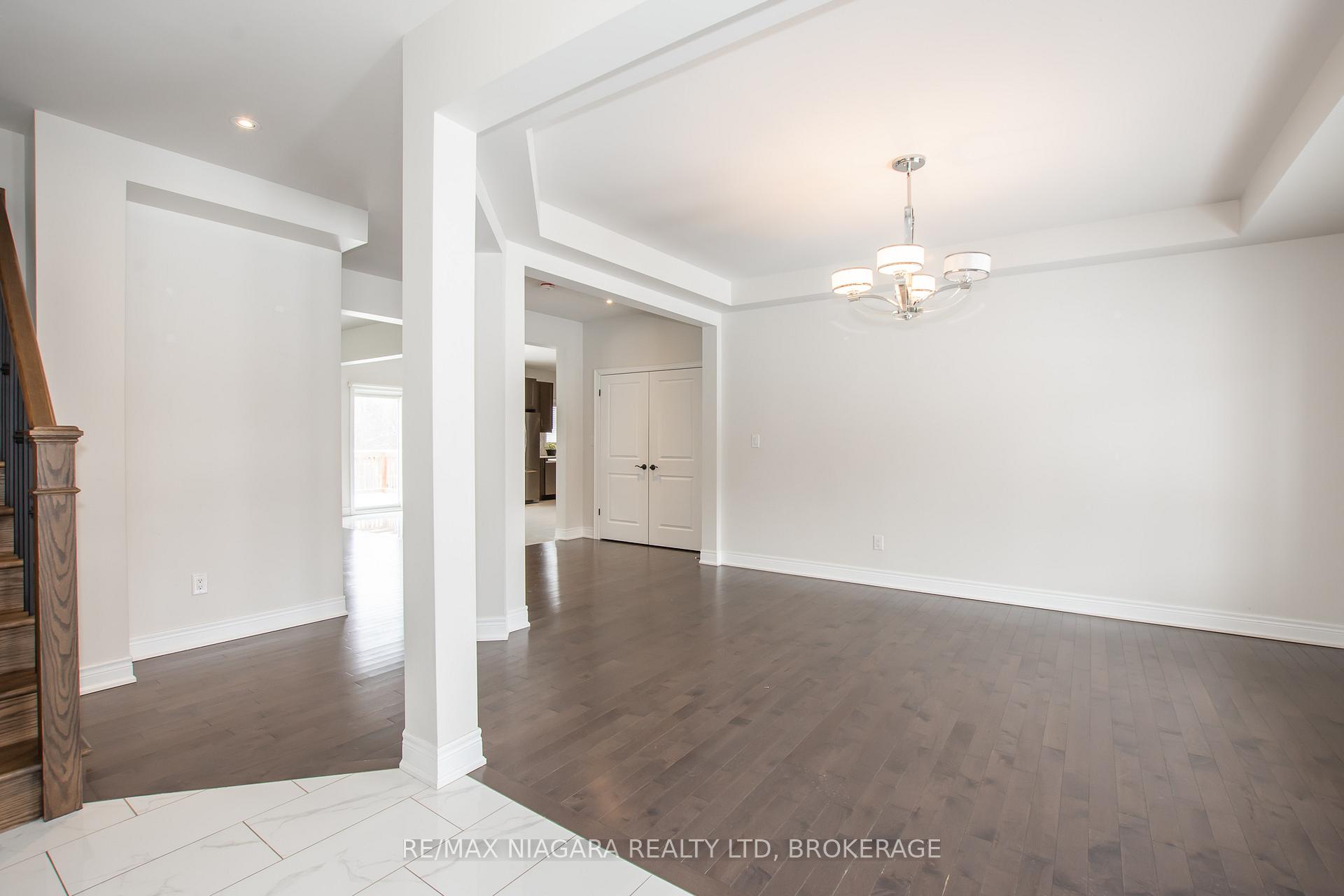 Photo 2 of Unit MAIN, 7161 Lionshead Avenue, Niagara Falls, Oldfield — HOMEH