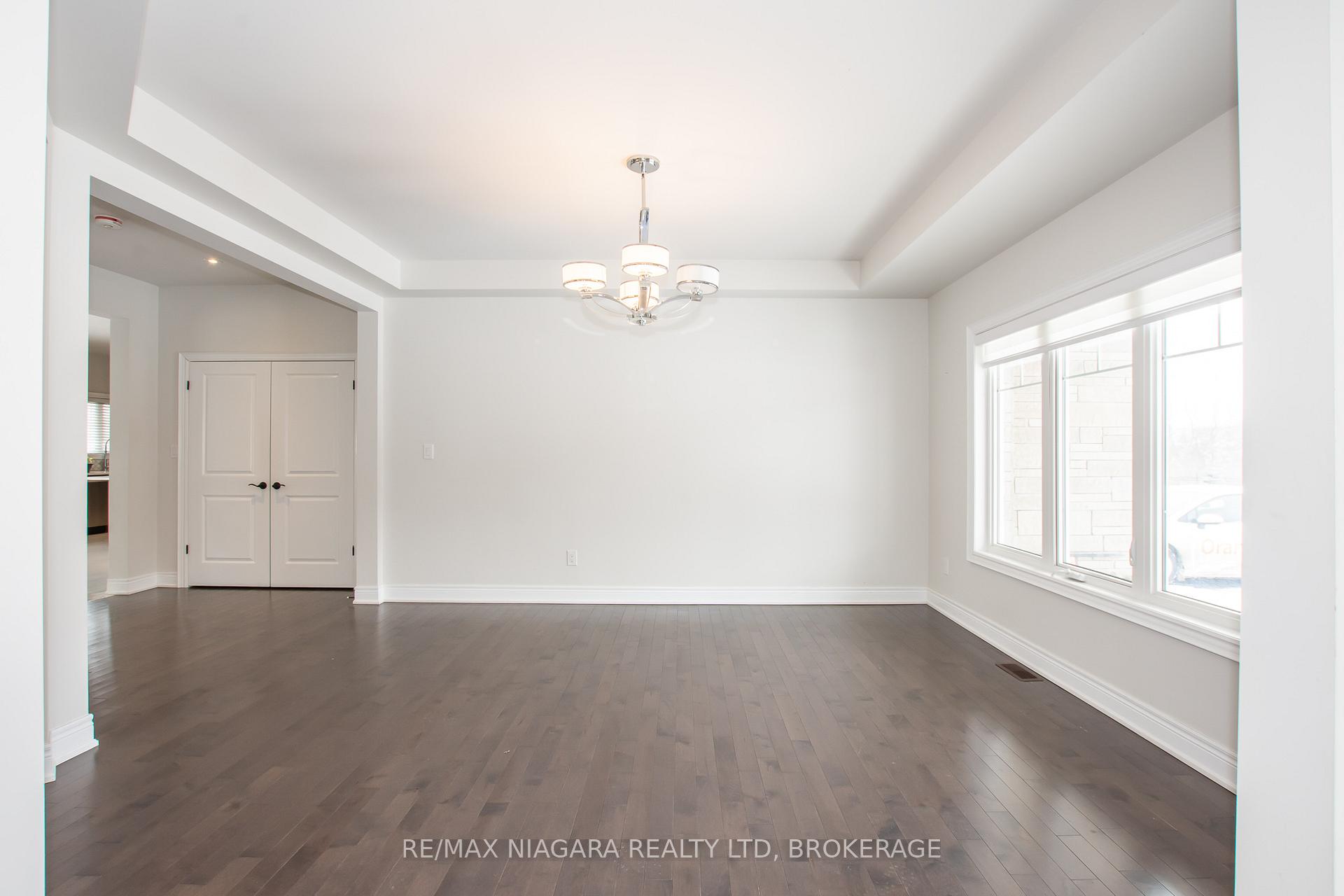 Photo 3 of Unit MAIN, 7161 Lionshead Avenue, Niagara Falls, Oldfield — HOMEH