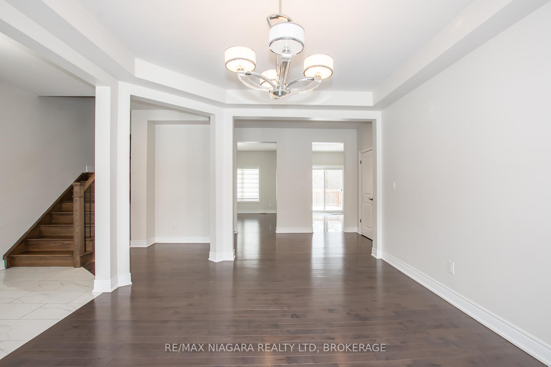 Photo 4 of Unit MAIN, 7161 Lionshead Avenue, Niagara Falls, Oldfield — HOMEH