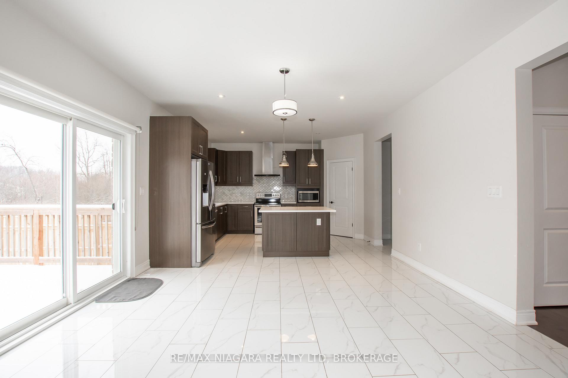 Photo 10 of Unit MAIN, 7161 Lionshead Avenue, Niagara Falls, Oldfield — HOMEH