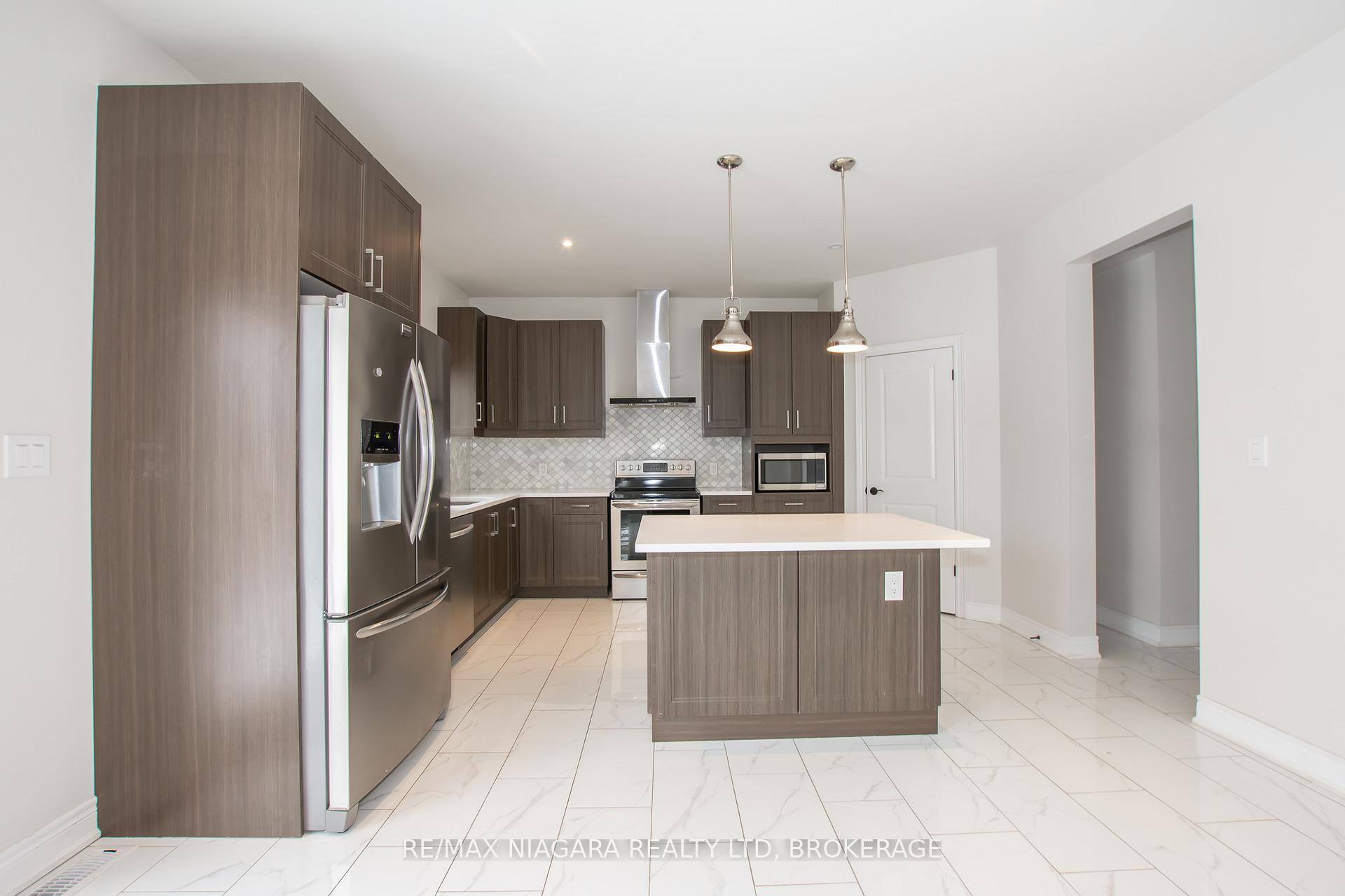 Photo 11 of Unit MAIN, 7161 Lionshead Avenue, Niagara Falls, Oldfield — HOMEH