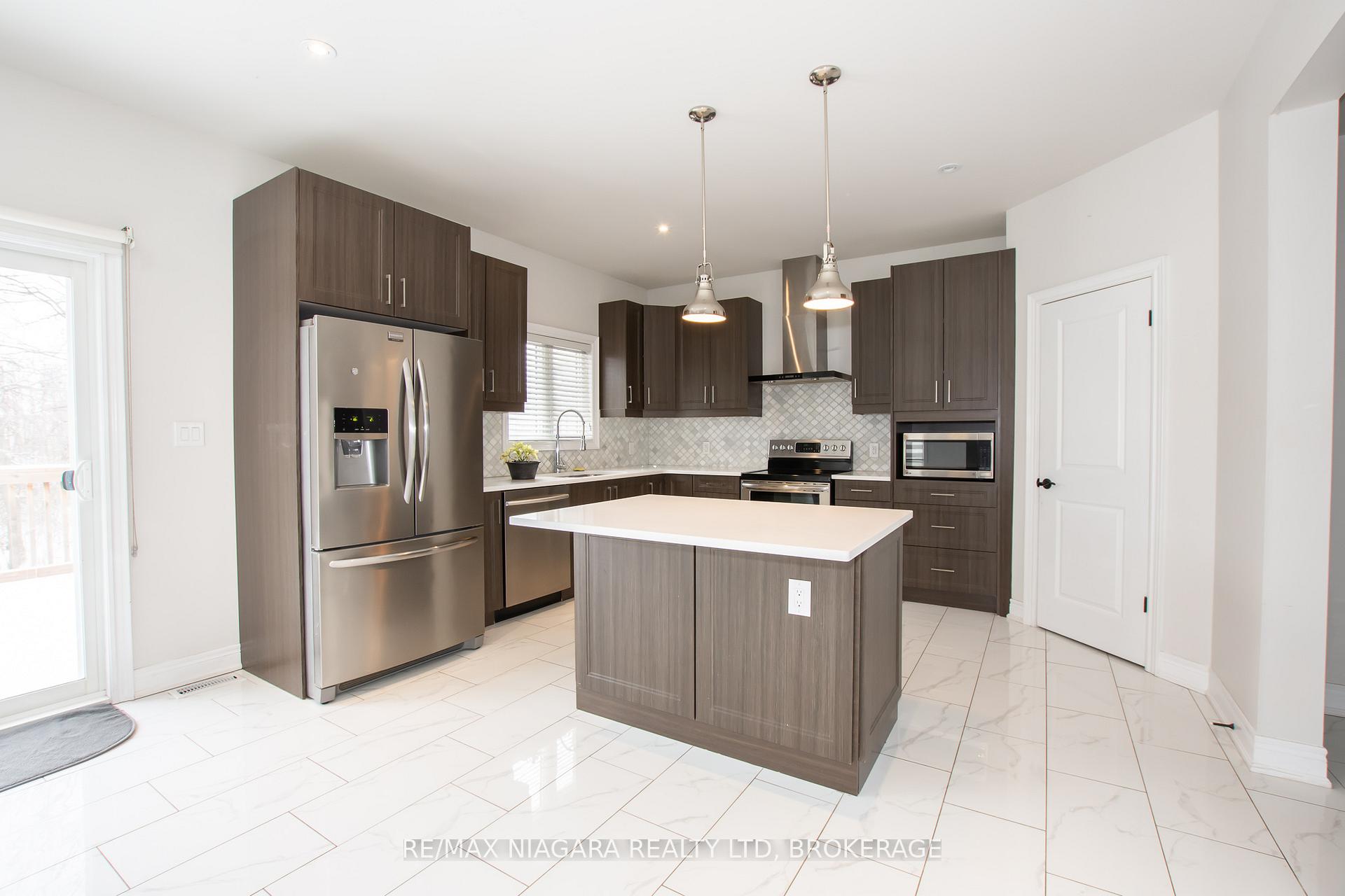 Photo 12 of Unit MAIN, 7161 Lionshead Avenue, Niagara Falls, Oldfield — HOMEH