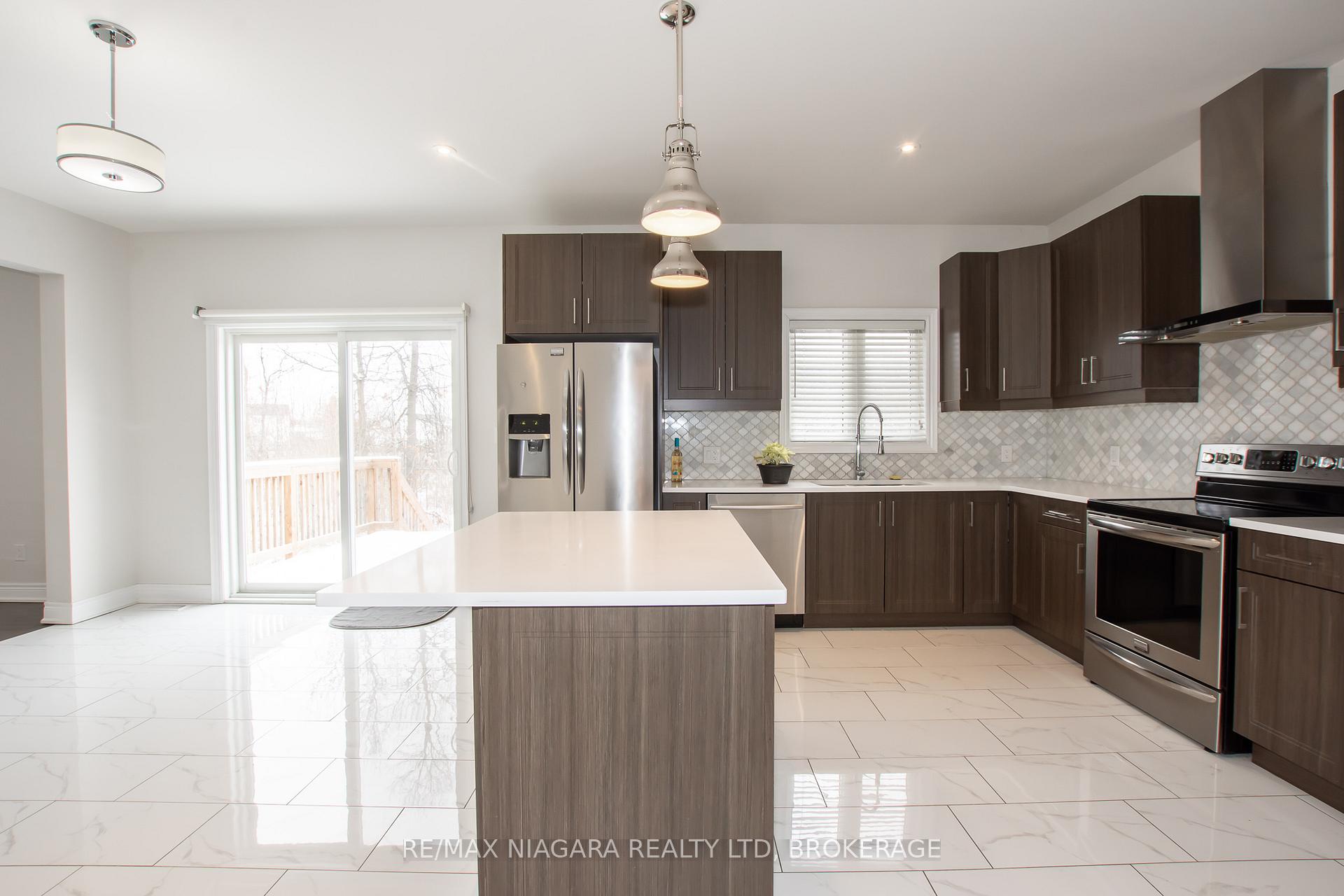 Photo 13 of Unit MAIN, 7161 Lionshead Avenue, Niagara Falls, Oldfield — HOMEH