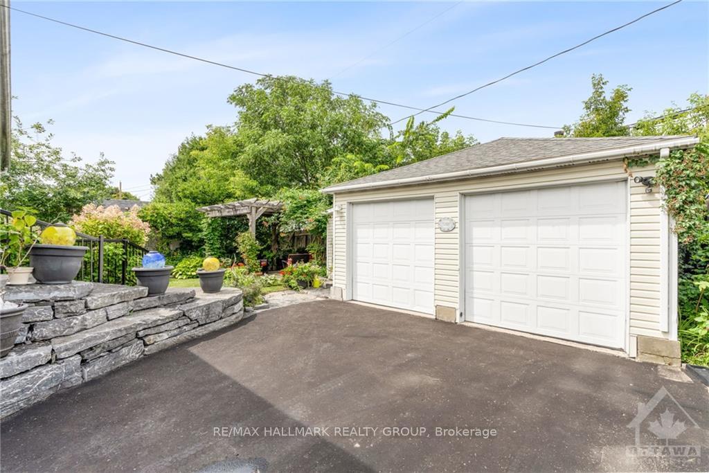 Photo 3 of 559 Alesther Street, Ottawa, Overbrook/Castle Heights — HOMEH