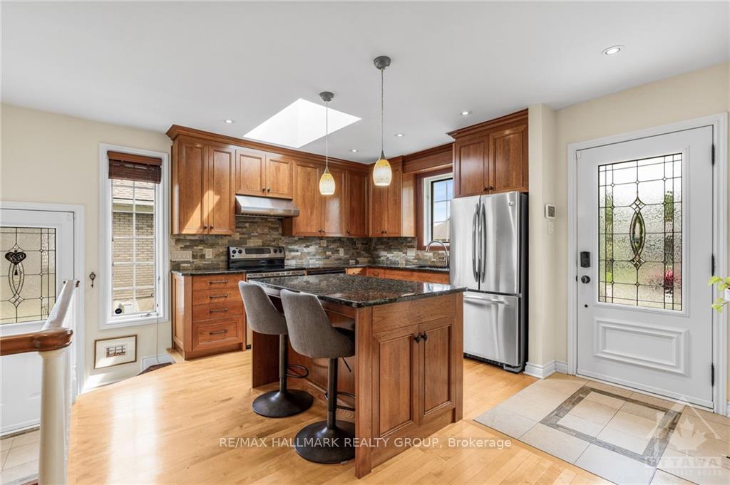 Photo 9 of 559 Alesther Street, Ottawa, Overbrook/Castle Heights — HOMEH