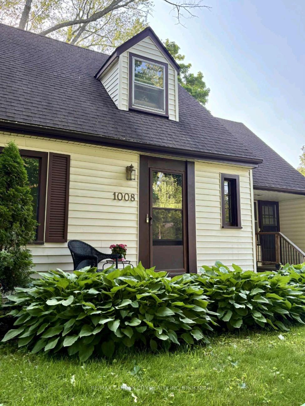 Photo 4 of 1008 Haist Street, Pelham, Fonthill — HOMEH