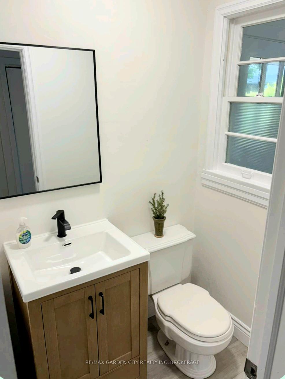 Photo 16 of 1008 Haist Street, Pelham, Fonthill — HOMEH