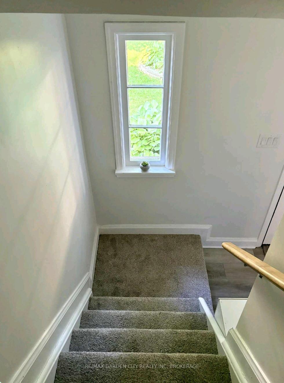 Photo 17 of 1008 Haist Street, Pelham, Fonthill — HOMEH