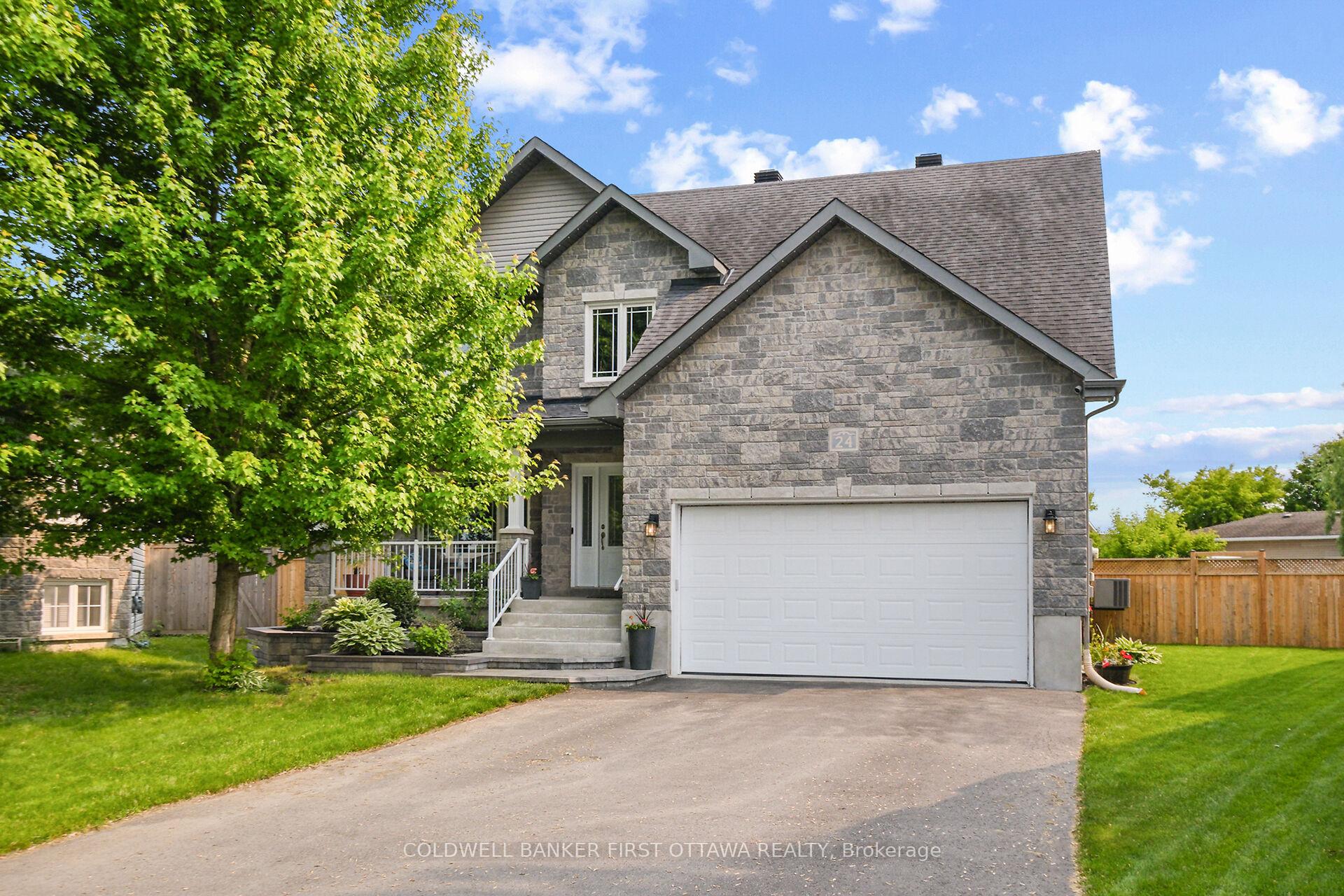 Photo 1 of 24 Provost Street, North Stormont, North Stormont (Finch) Twp — HOMEH