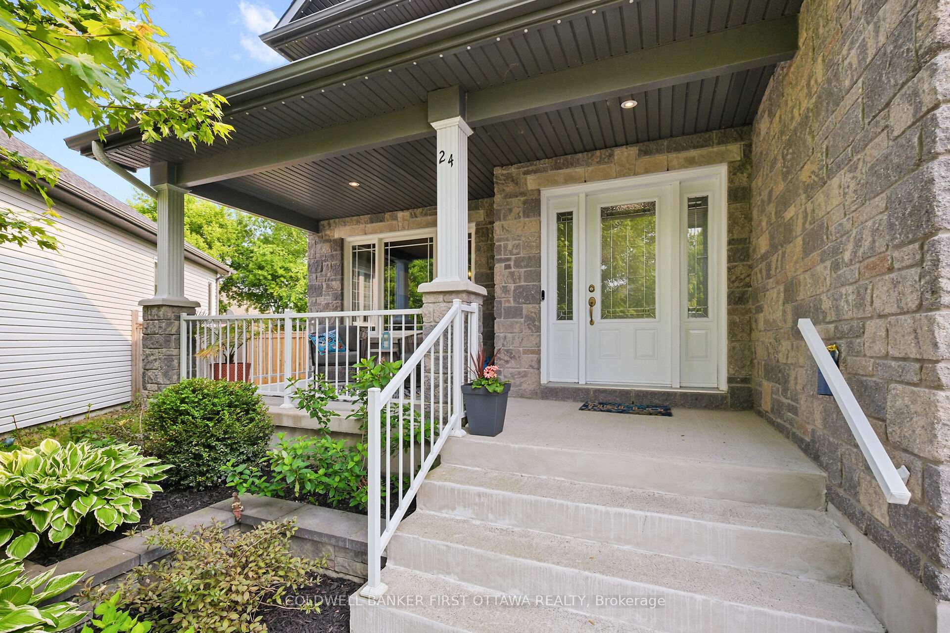 Photo 2 of 24 Provost Street, North Stormont, North Stormont (Finch) Twp — HOMEH