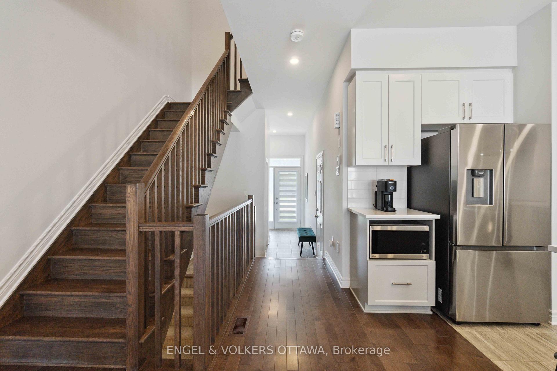 Photo 2 of 640 Cordelette Circle, Ottawa, Mer Bleue/Bradley Estates/Anderson Park — HOMEH