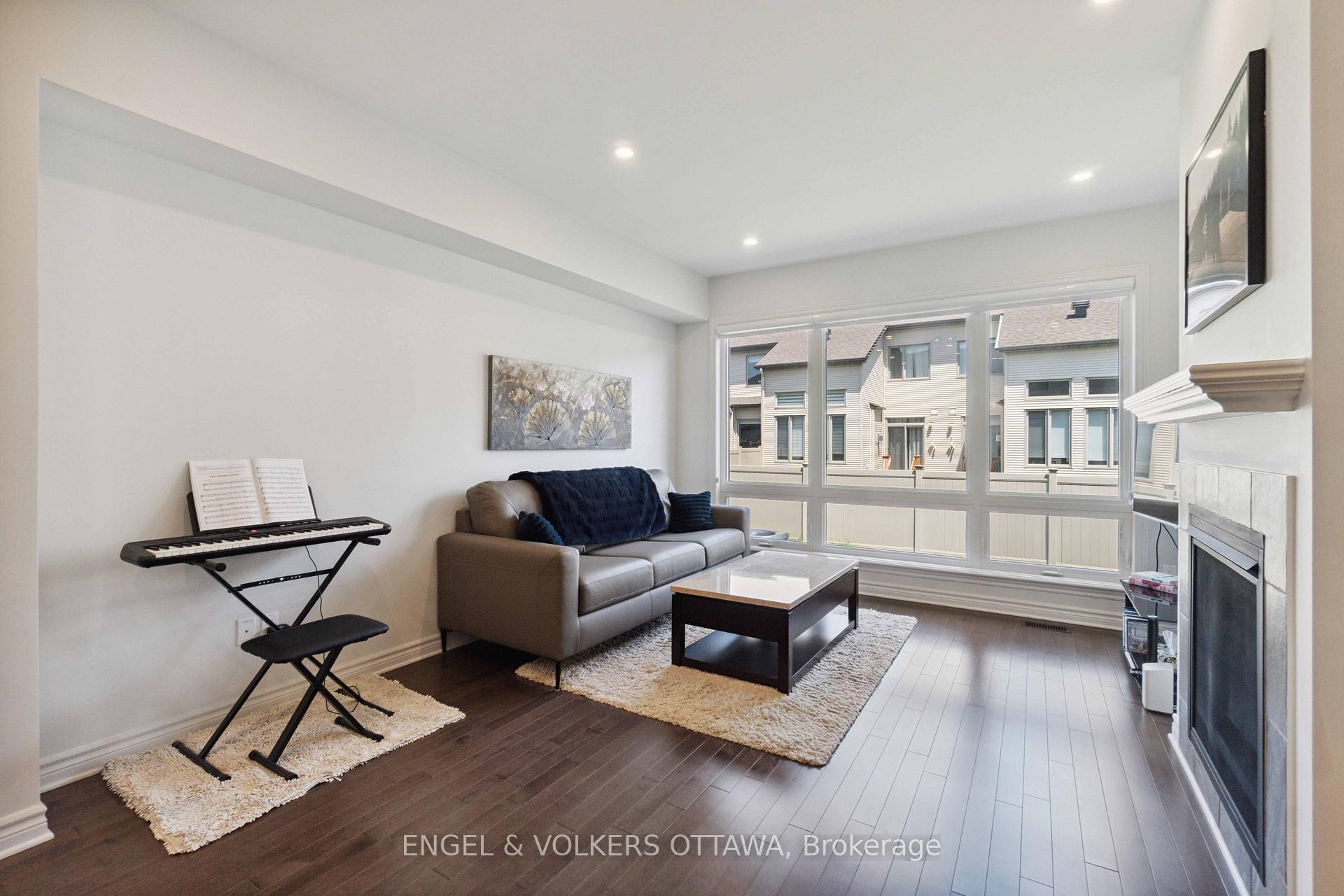 Photo 9 of 640 Cordelette Circle, Ottawa, Mer Bleue/Bradley Estates/Anderson Park — HOMEH